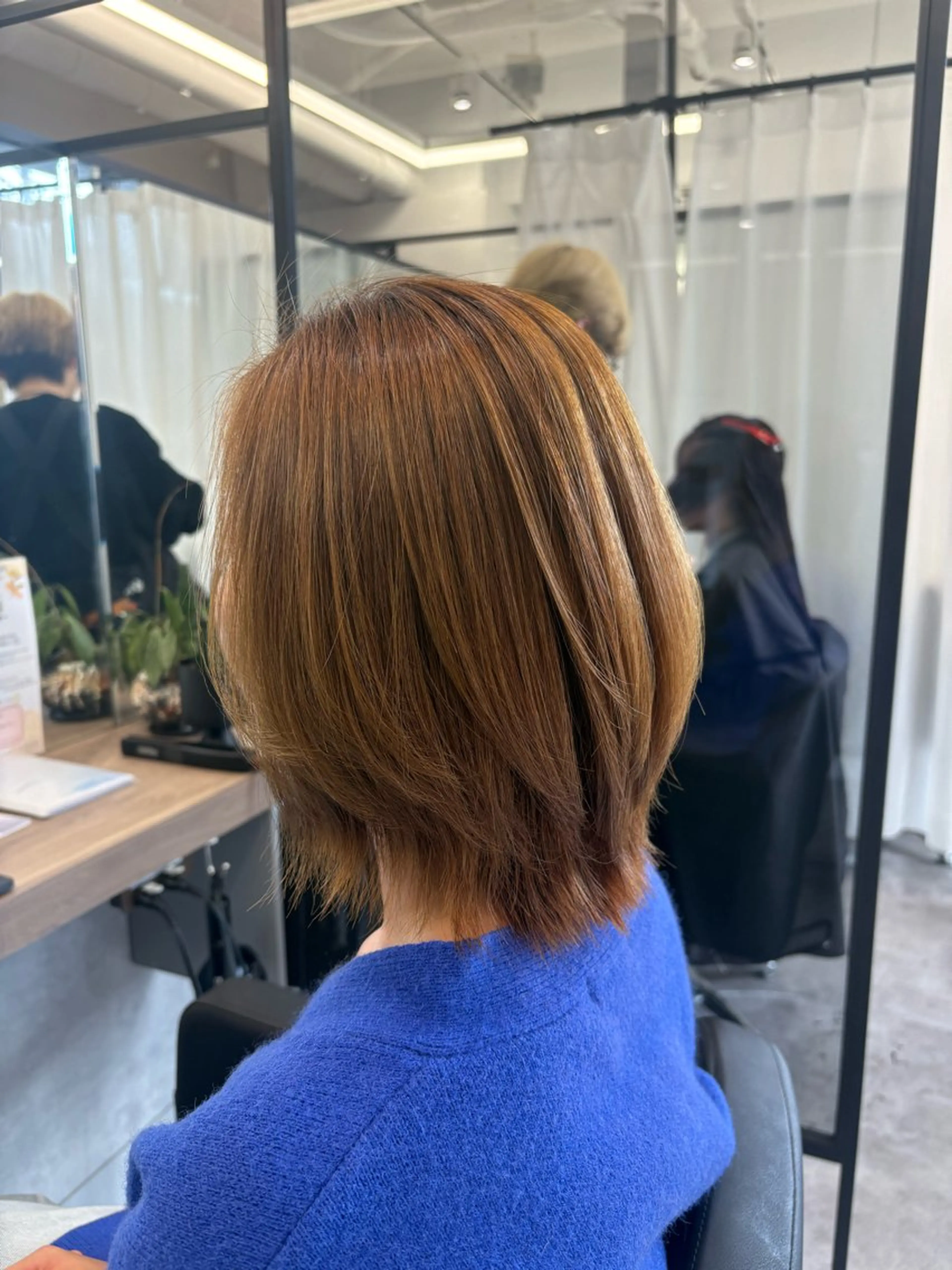 ミディアム カット 縮毛矯正 COCO .のヘアスタイル