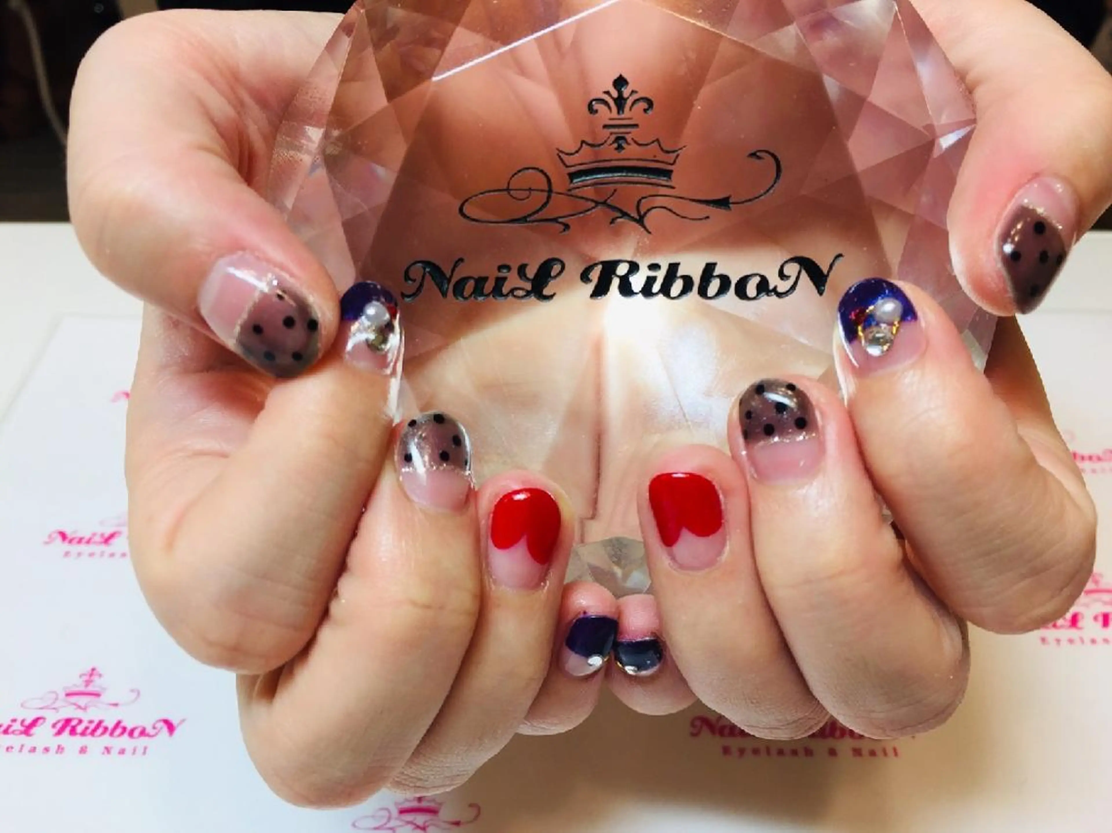 ネイル ハンドネイル ネイルリボン 受付スタッフのネイルデザイン