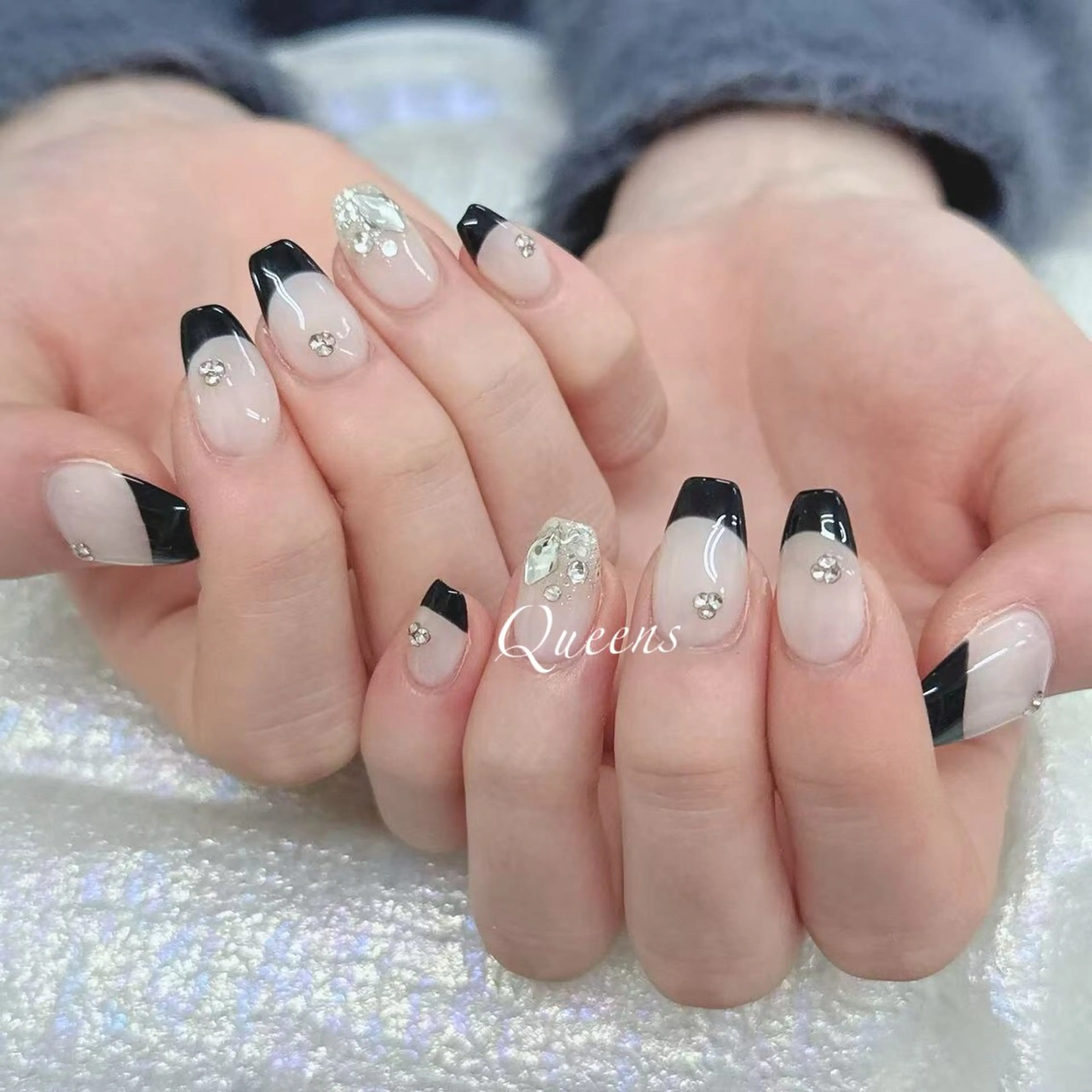 ネイル ハンドネイル Queens テイのネイルデザイン