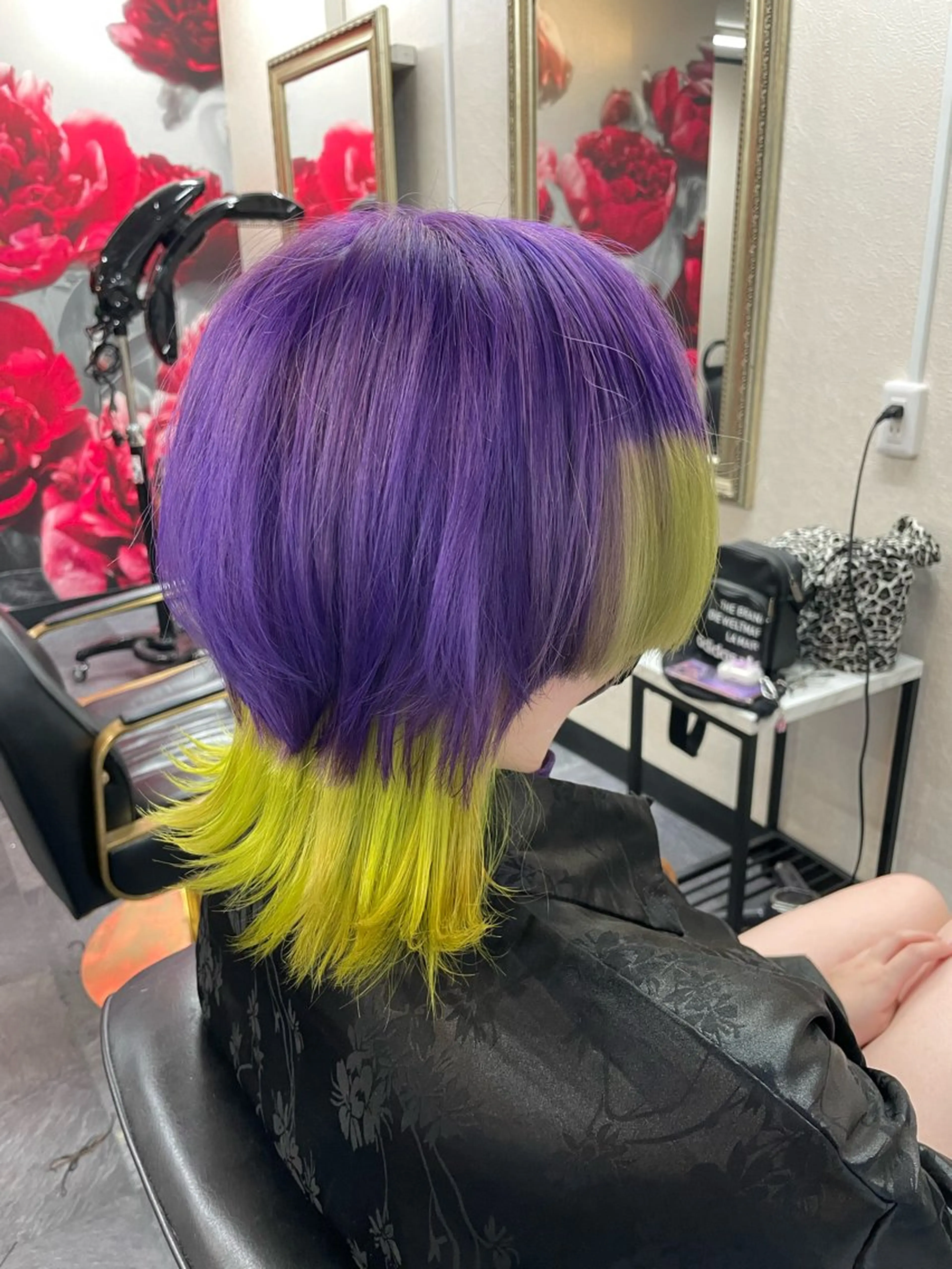 ミディアム プルシールエクステ/ ハイトーン/ブリーチのヘアスタイル