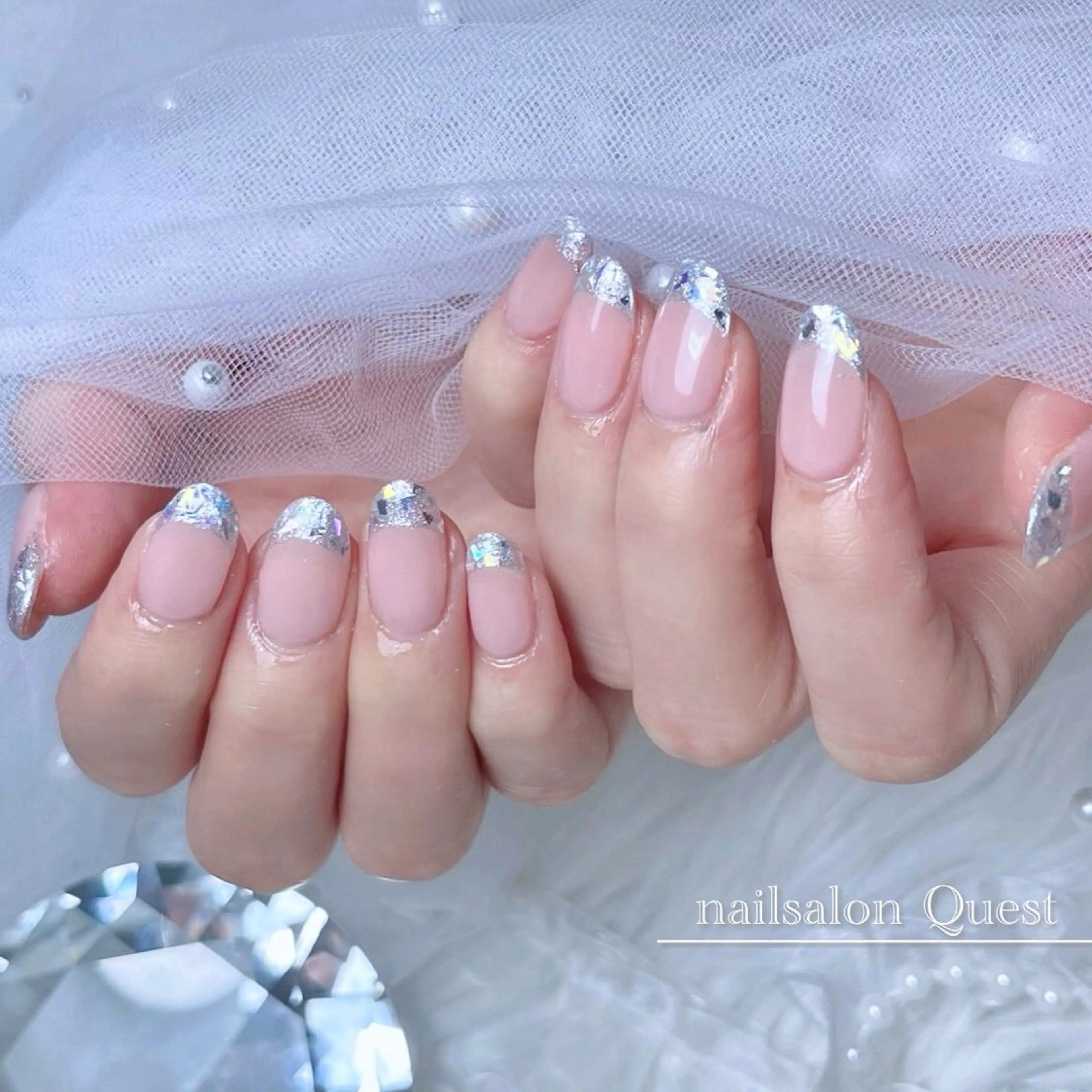 ネイル オーロラネイル フレンチネイル ガラスフレンチ キラキラネイル nailsalon Questのネイルデザイン