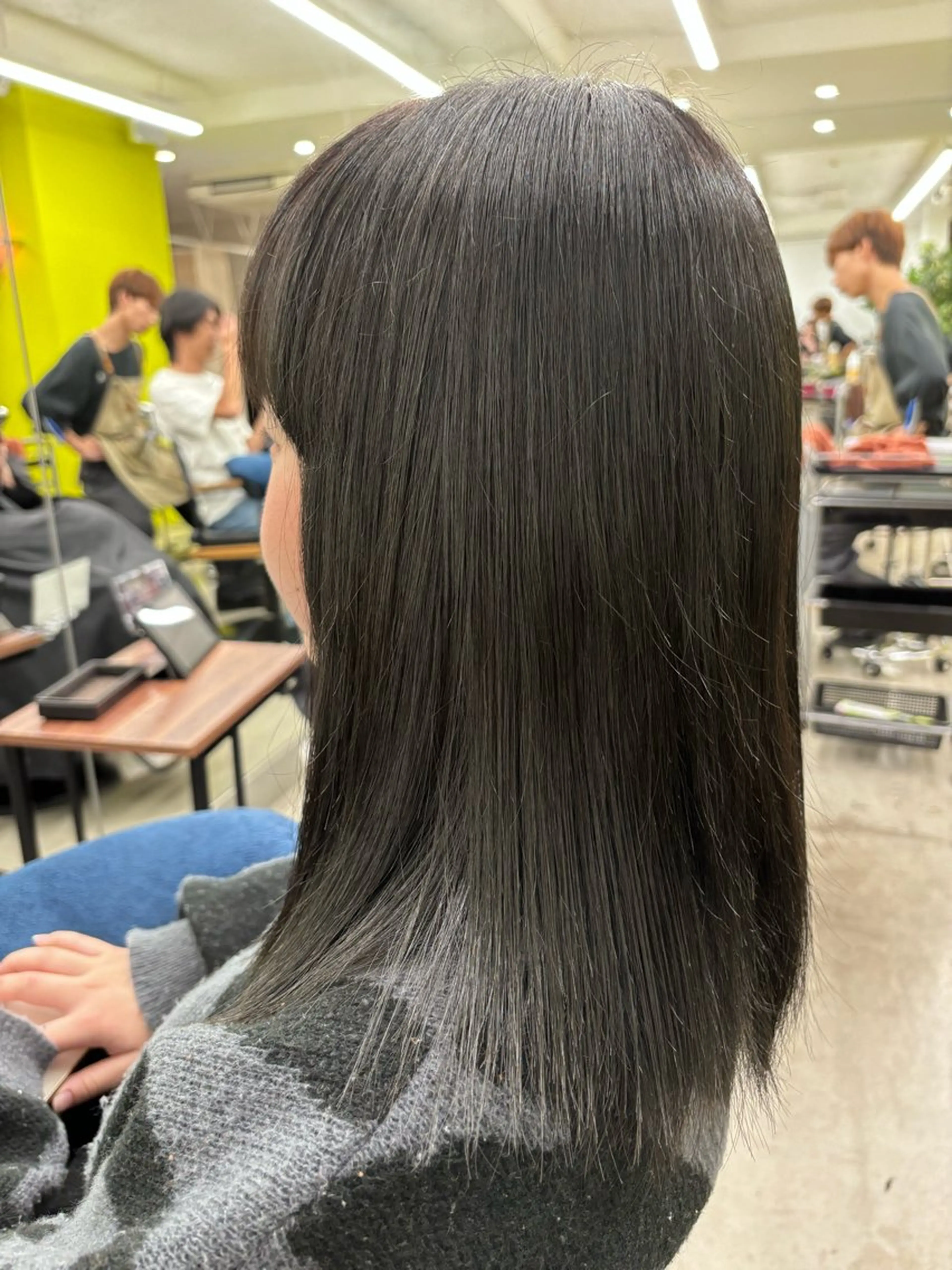 カラー 黒髪 鈴木 ちさきのヘアスタイル
