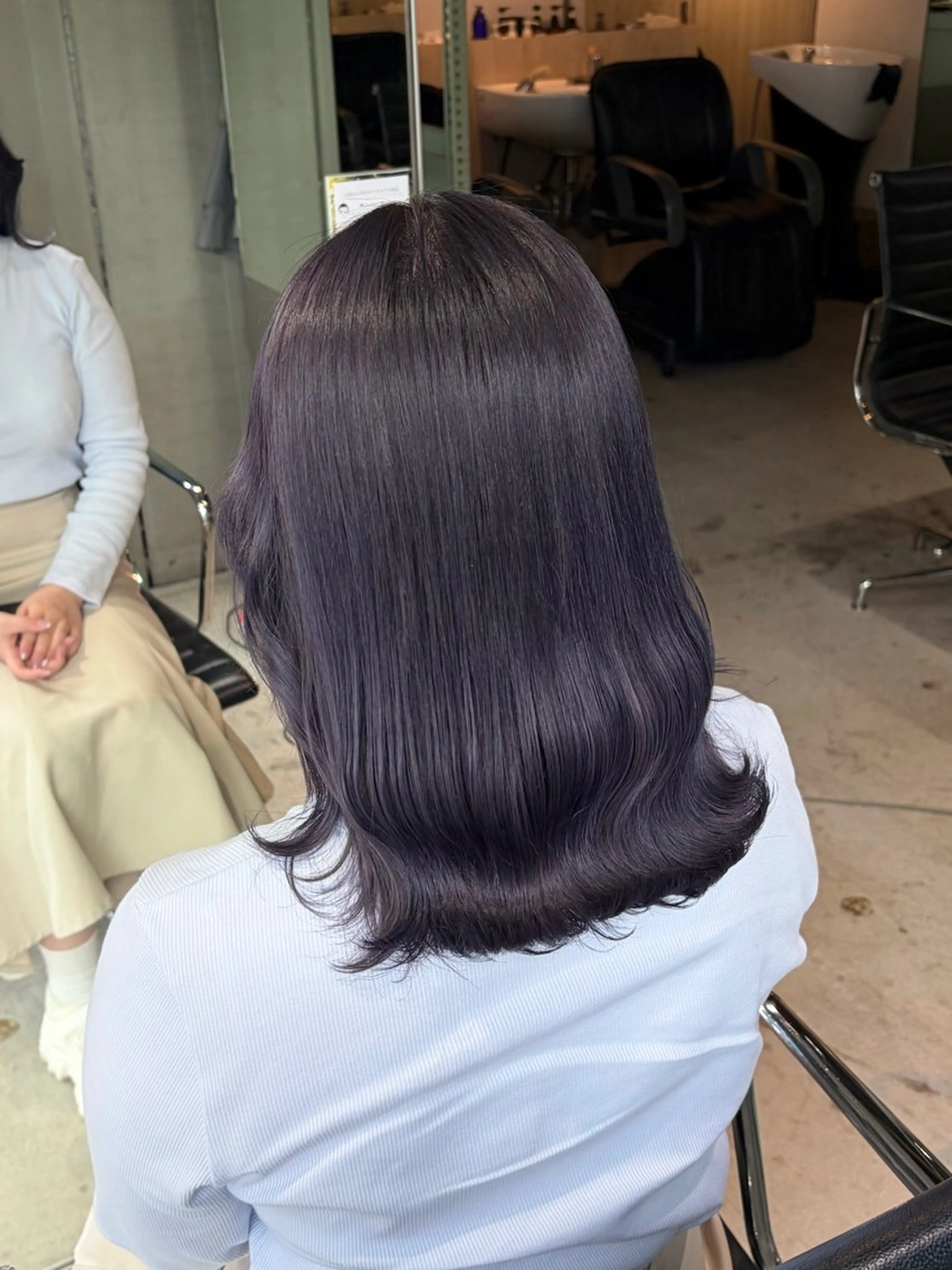 ミディアム カラー 喜友名 ウララのヘアスタイル