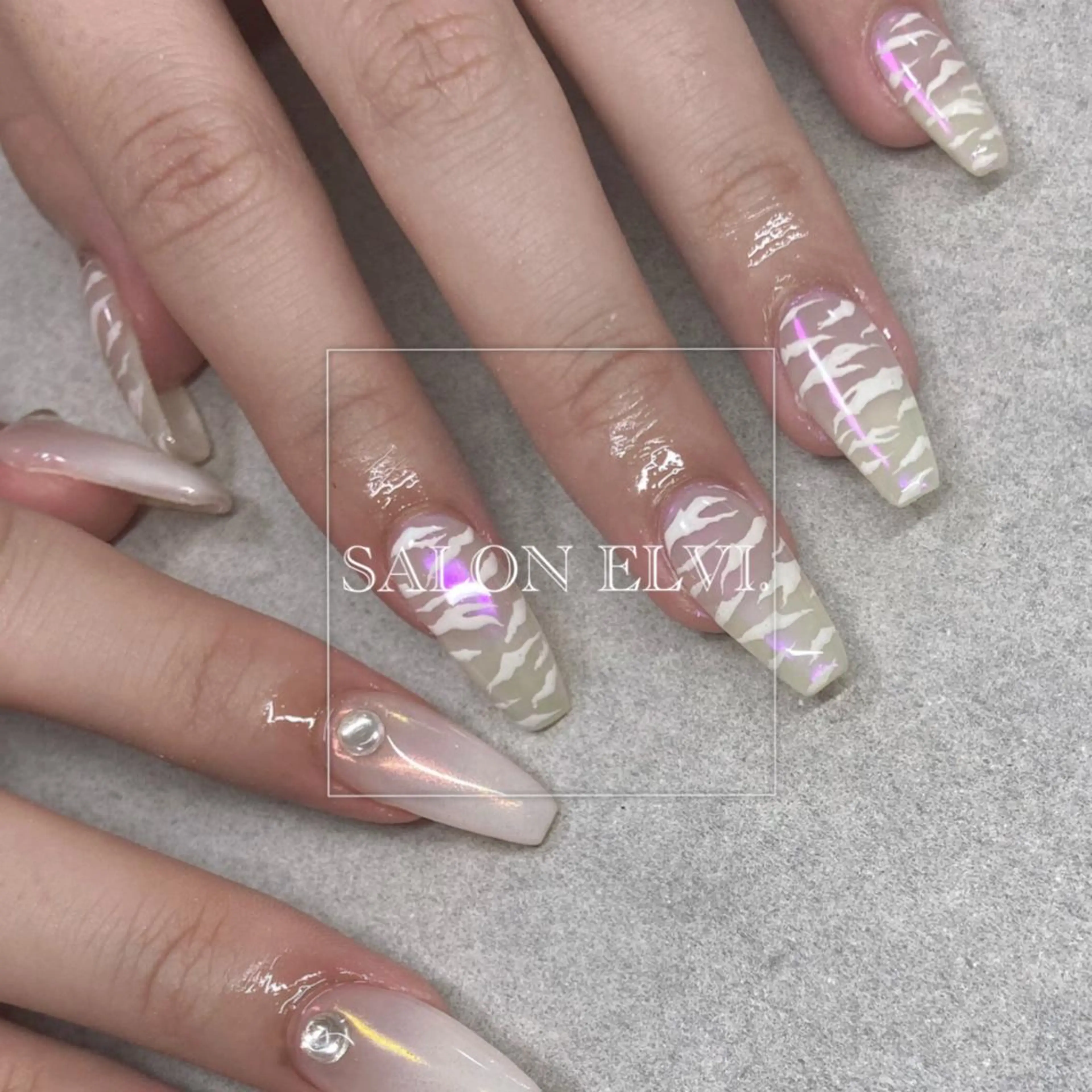 ネイル SALON ELVI.所属・SALON ELVI.のネイルデザイン