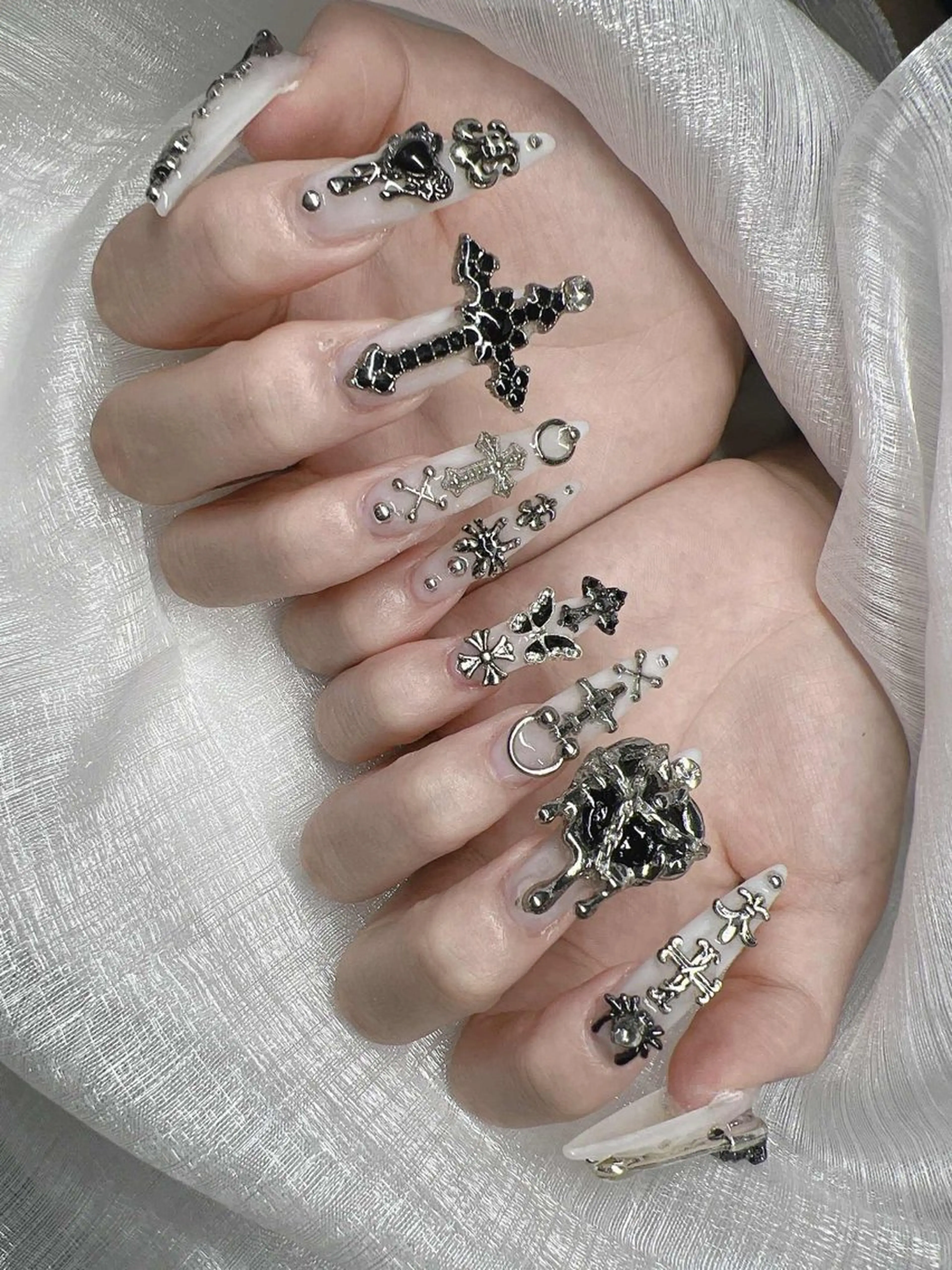 ネイル 長さ出し グラデーション 卒業式 キラキラネイル マグネットネイル ハンドネイル Lee Nailsのネイルデザイン