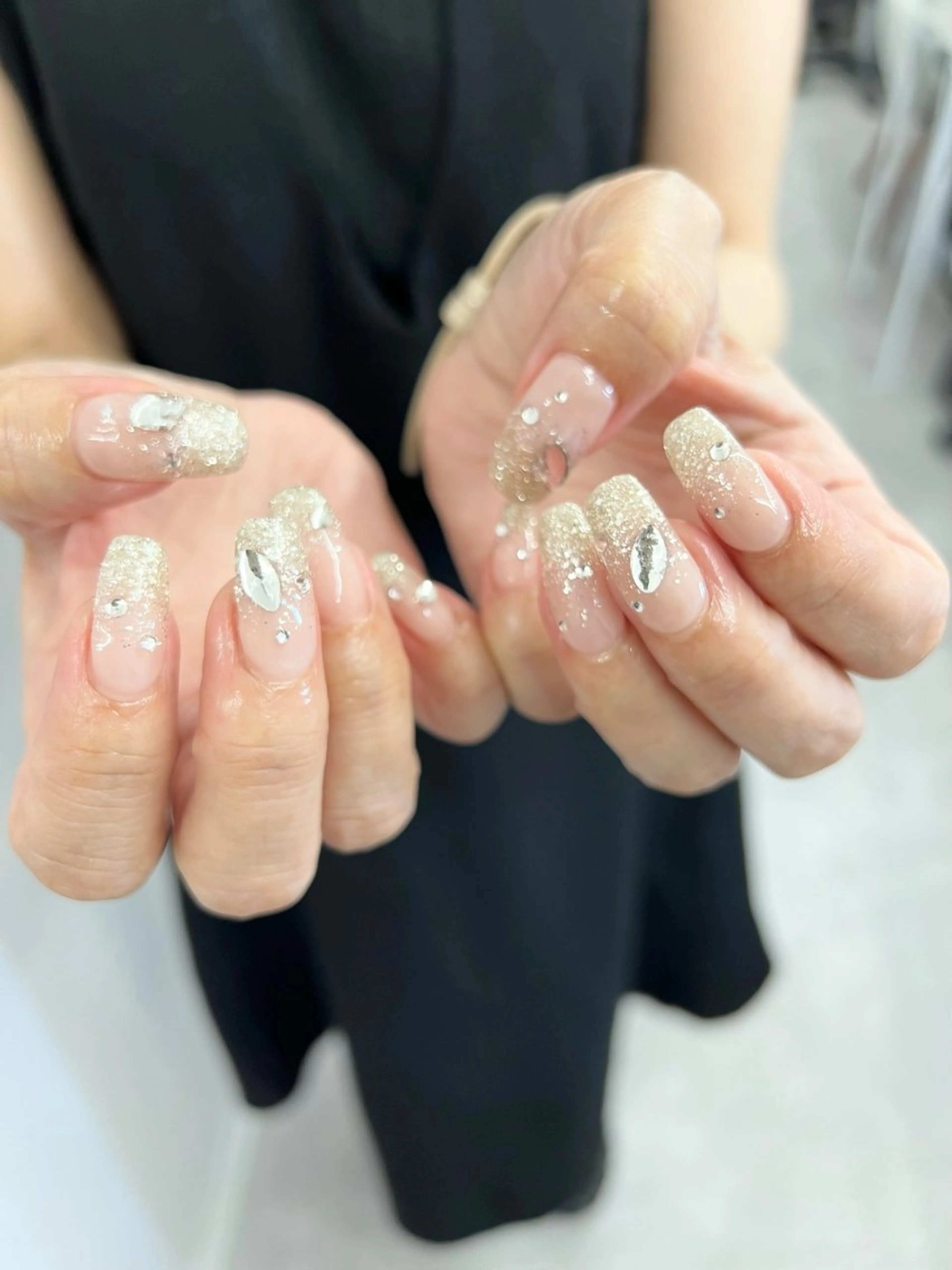 ネイル ジェルネイル キラキラネイル ラメ(グリッター) ラメグラデーション マグネットネイル ハンドネイル ハンドケア Bana_ Nailのネイルデザイン