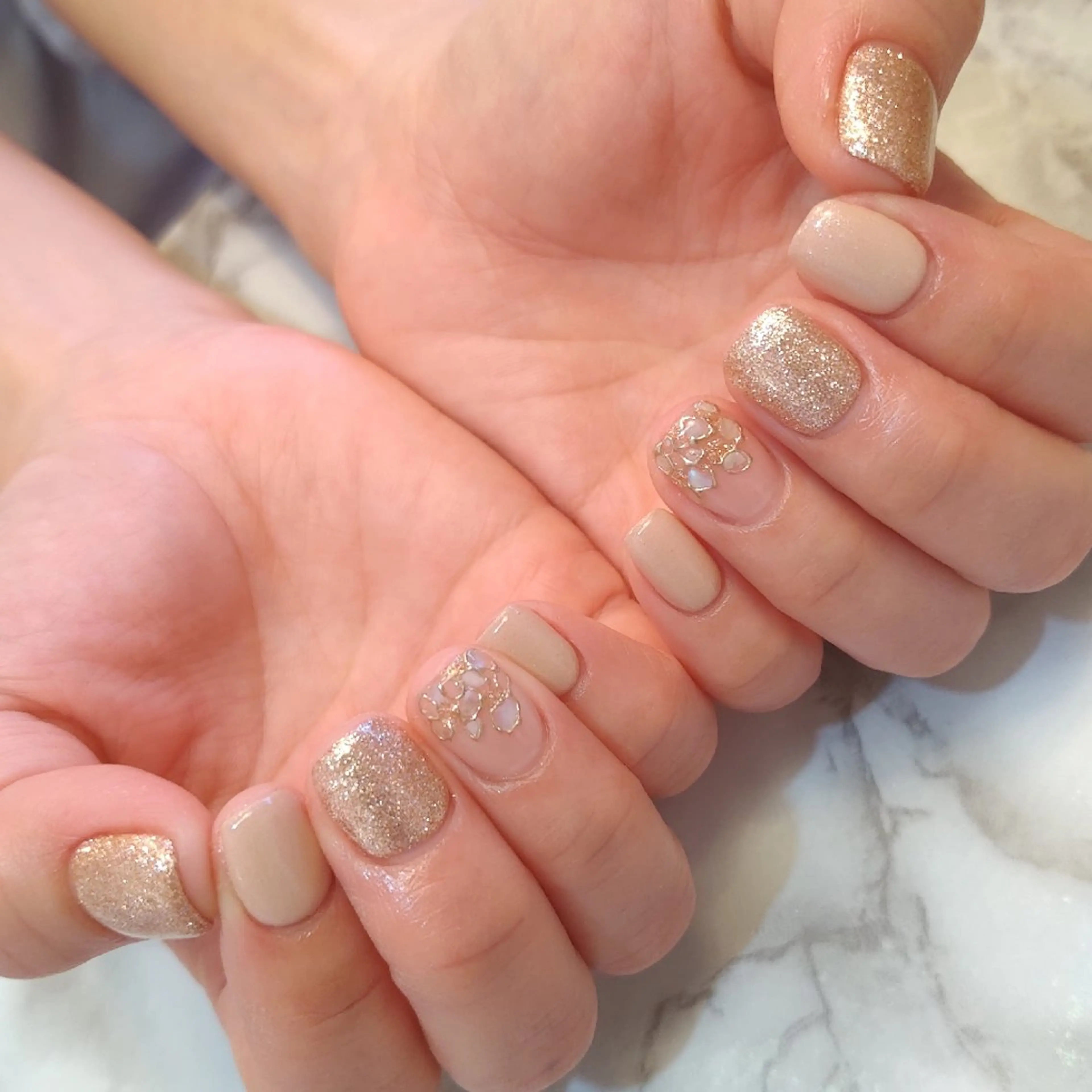 ネイル ジェヌインネイル 河内のネイルデザイン