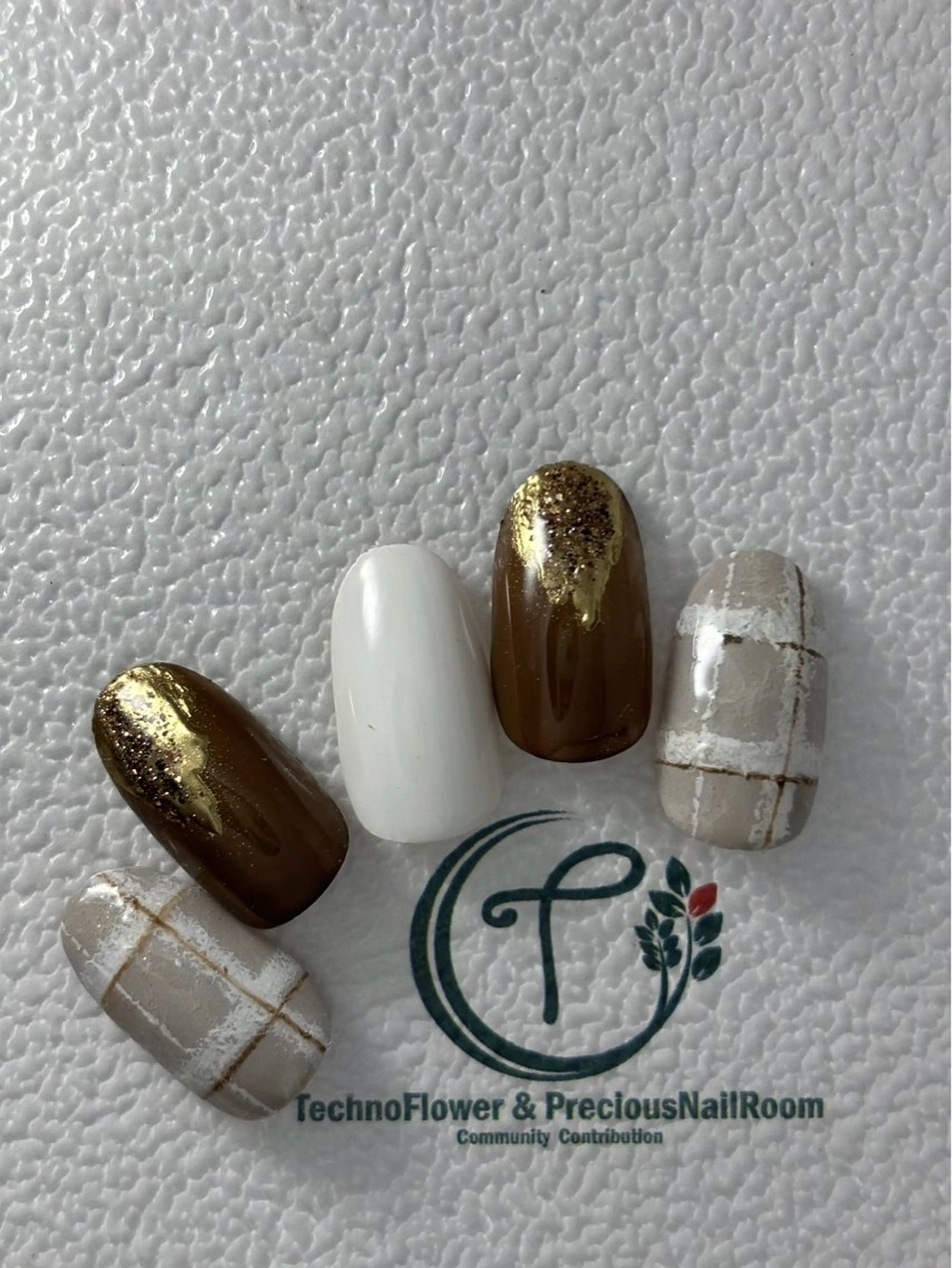 ネイル フラワーネイル precious nail roomのネイルデザイン