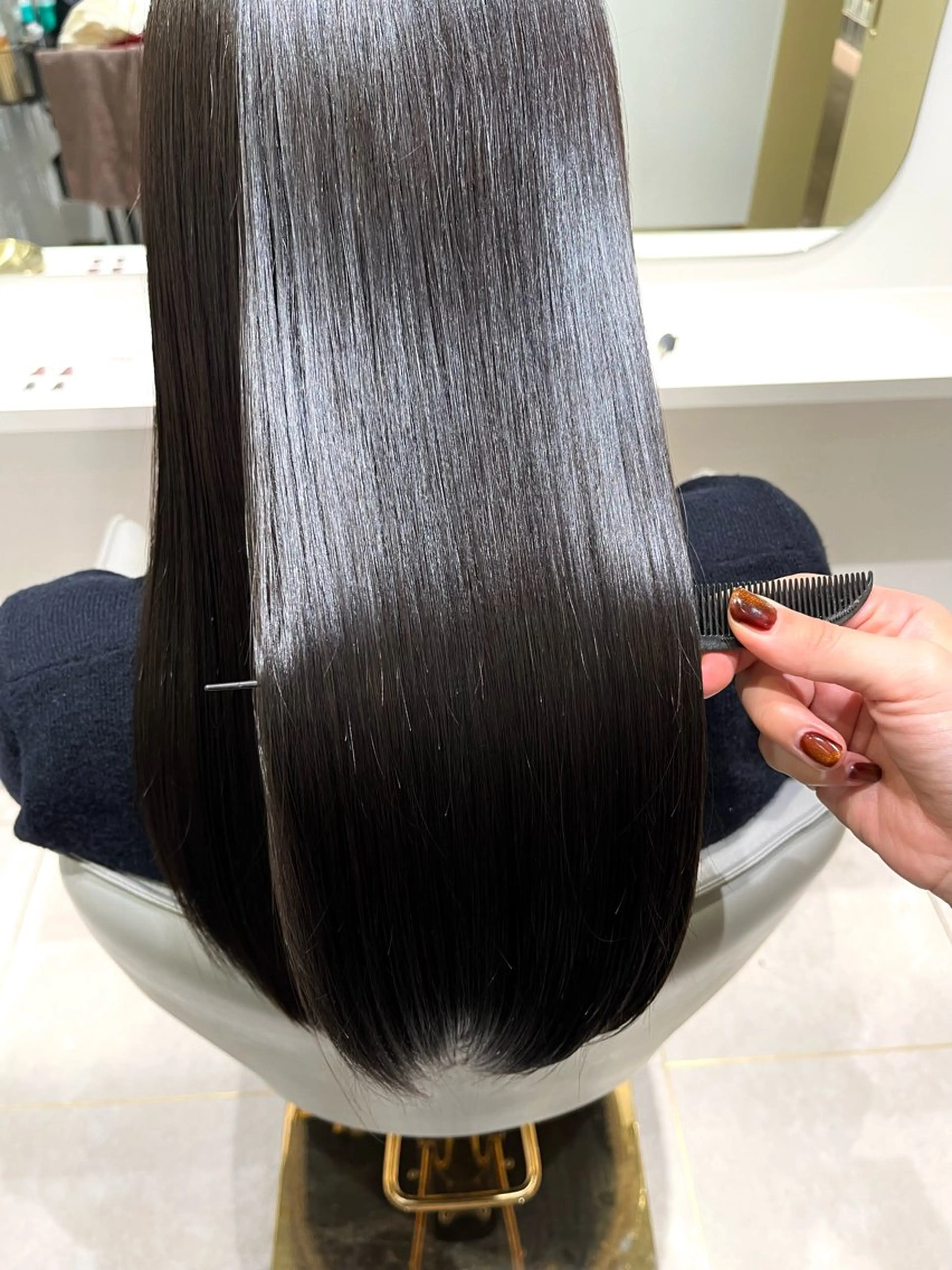 セミロング カット 縮毛矯正 トリートメント trono所属・艶カラー🌿 /ふっこのヘアスタイル