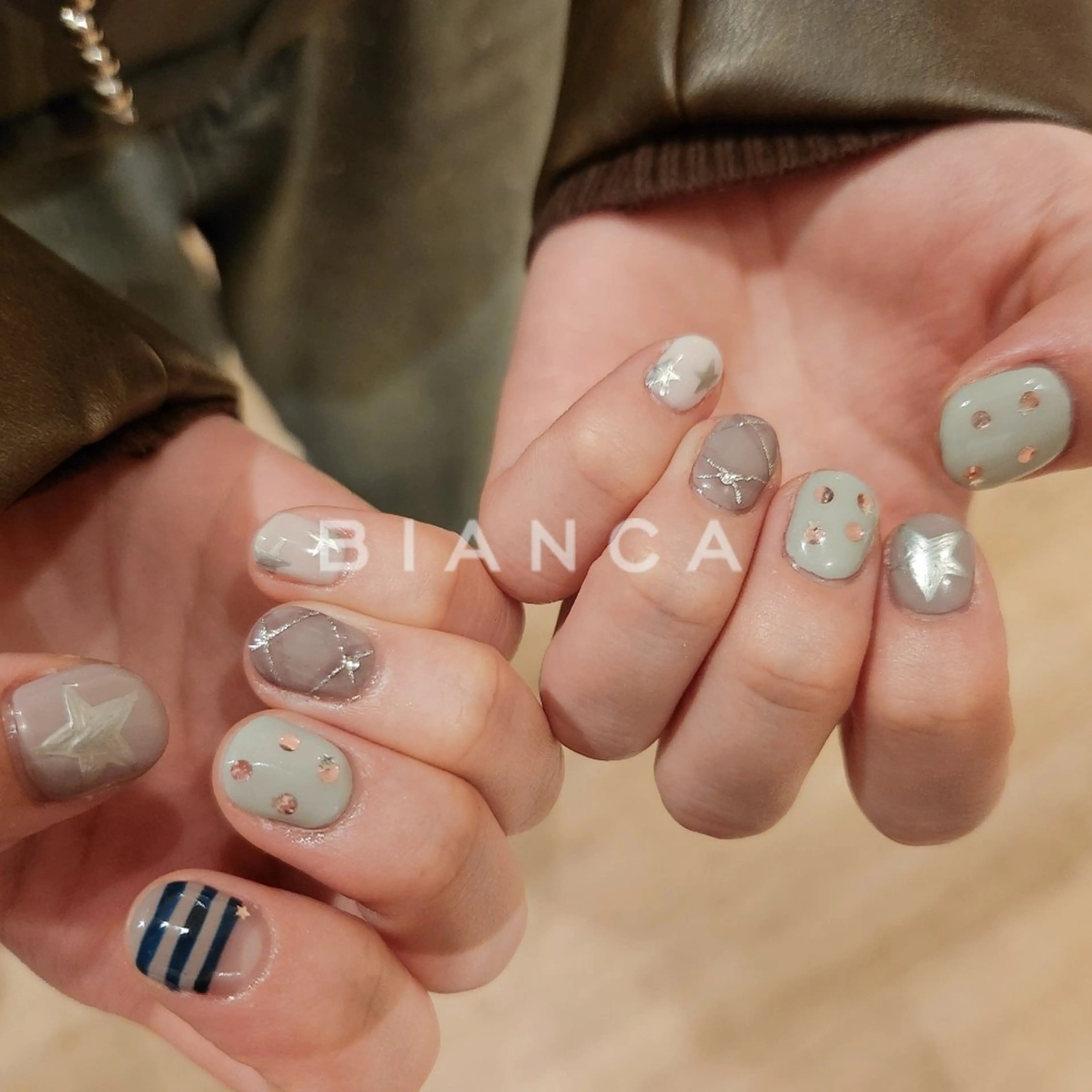 ネイル ボーダー ドット 持ち込み ハンドネイル Bianca名駅店 あゆのネイルデザイン