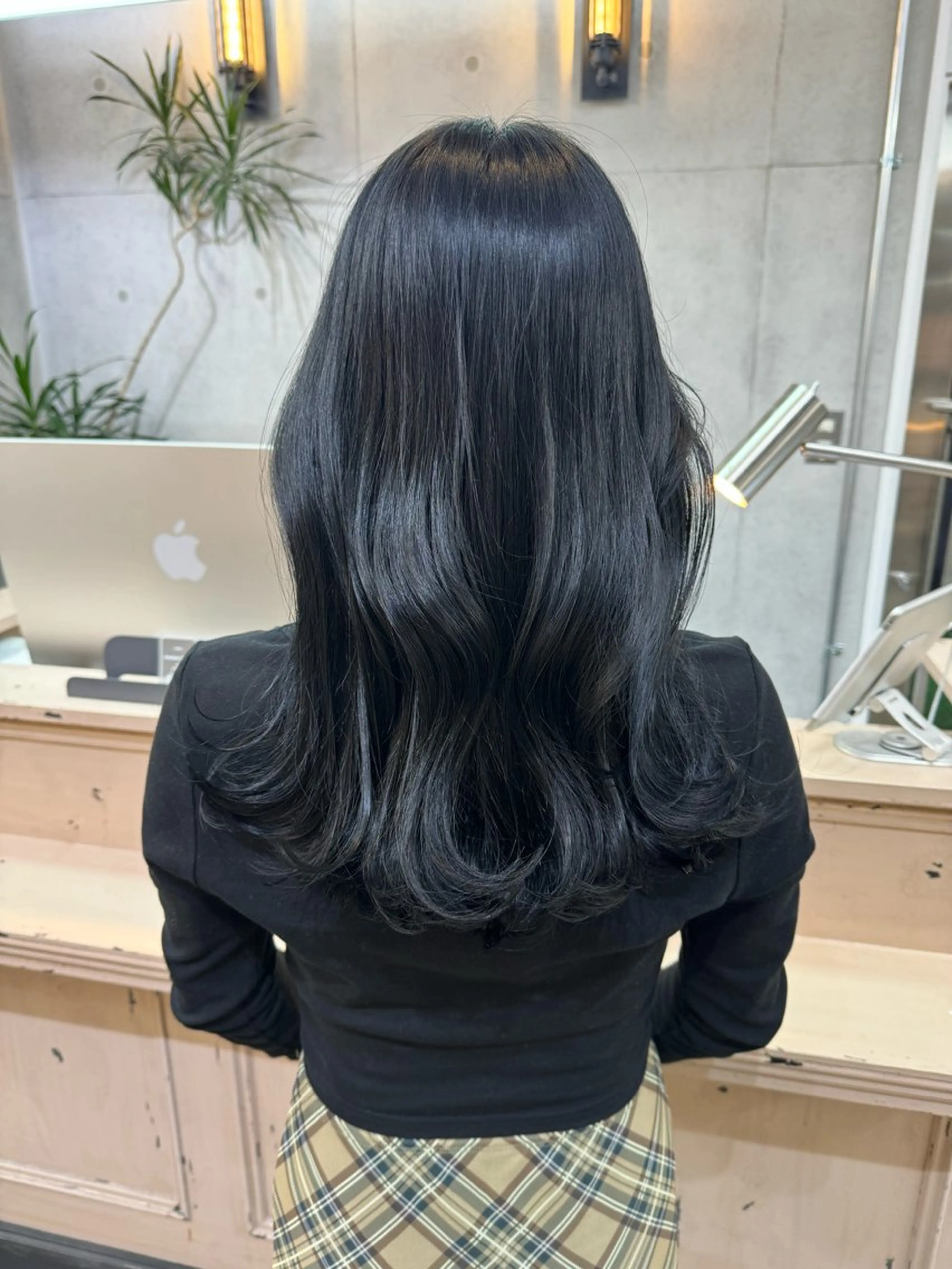 ミディアム カラー カット ヘアカラー MIES amane(アマネ)のヘアスタイル