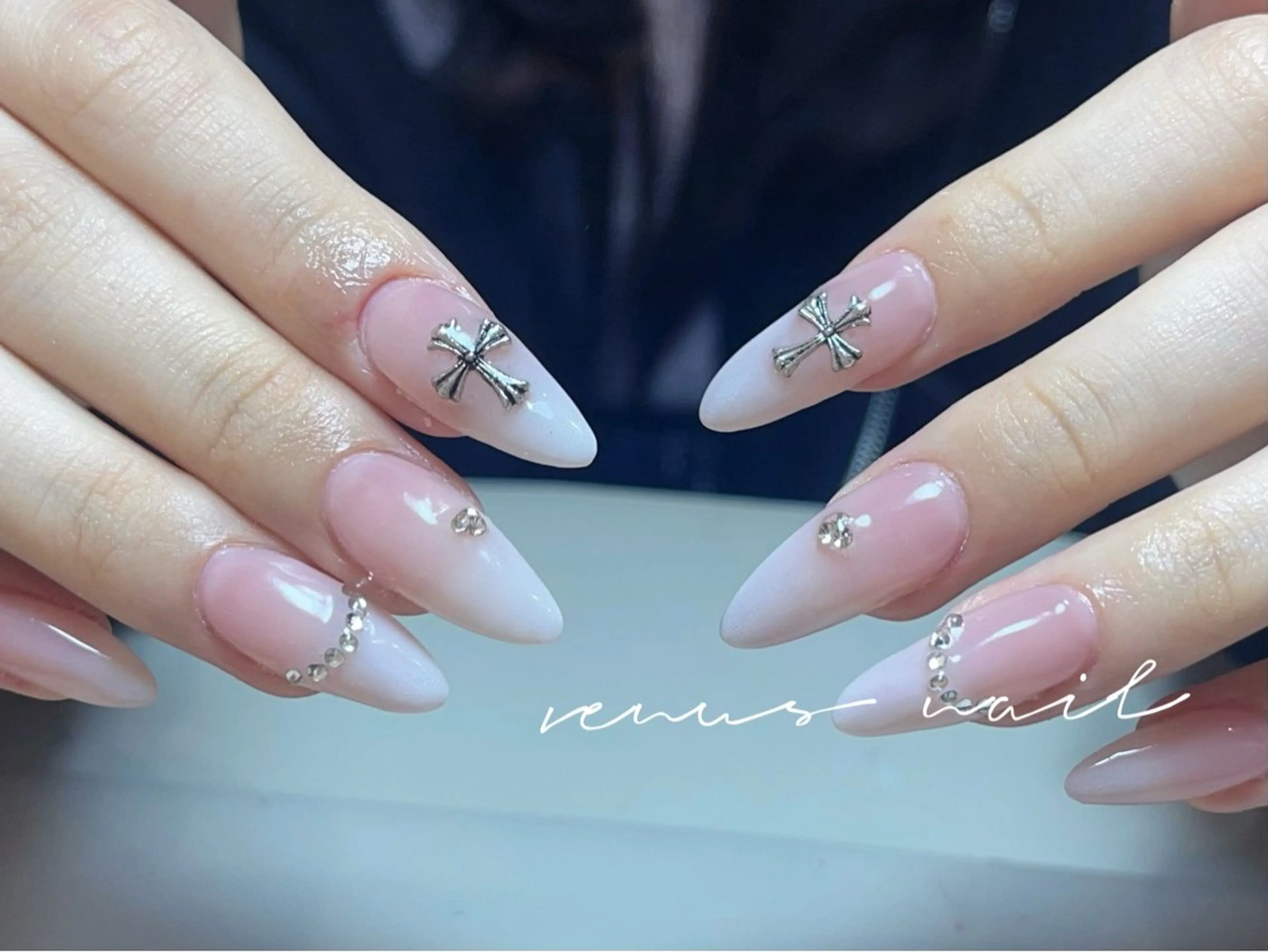 ネイル ハンドネイル Venus nail チップ長さだし専門店のネイルデザイン
