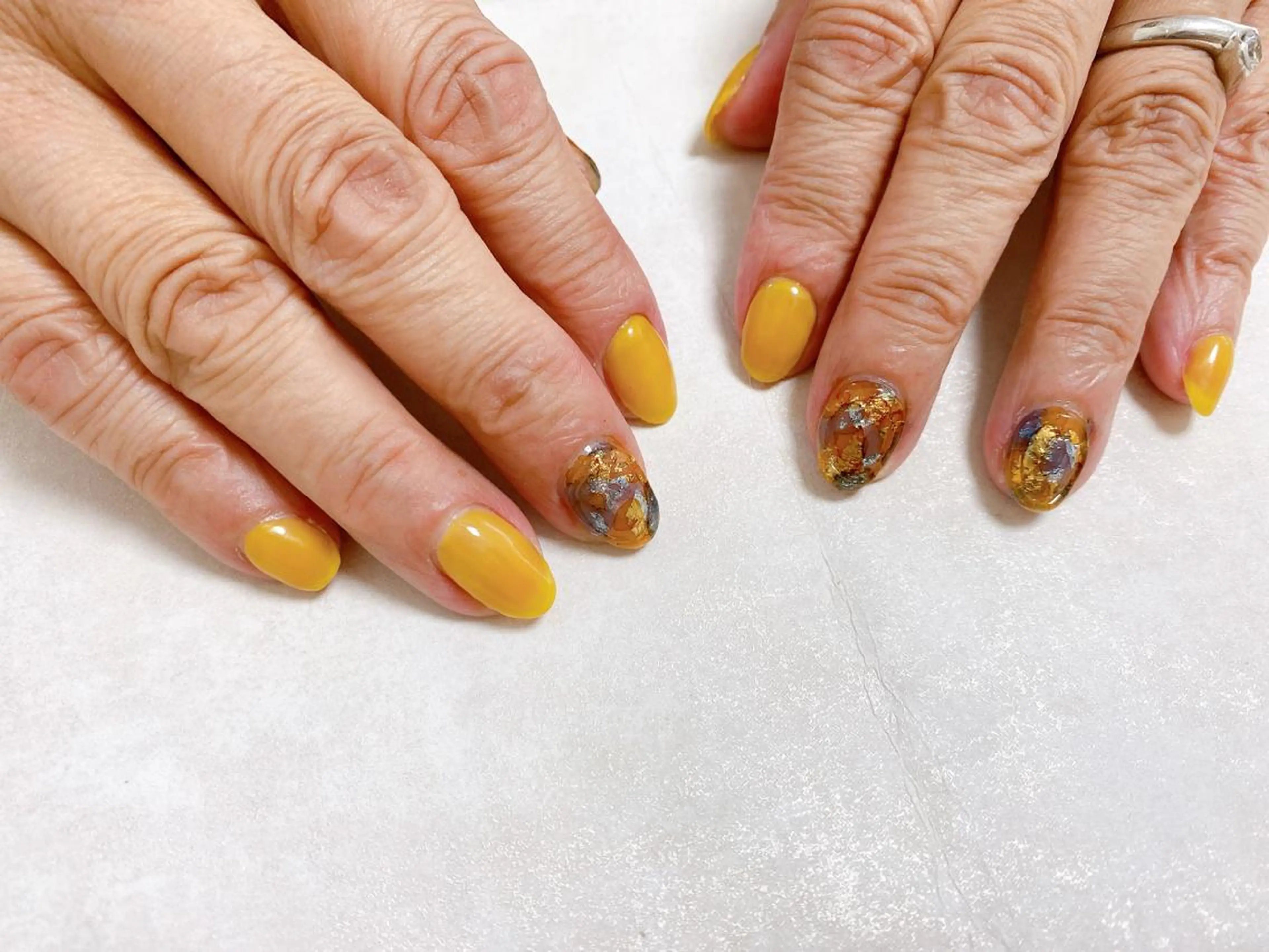 ネイル オーロラネイル フラワーネイル フットネイル フレンチネイル ジェルネイル mogunail &blowのネイルデザイン