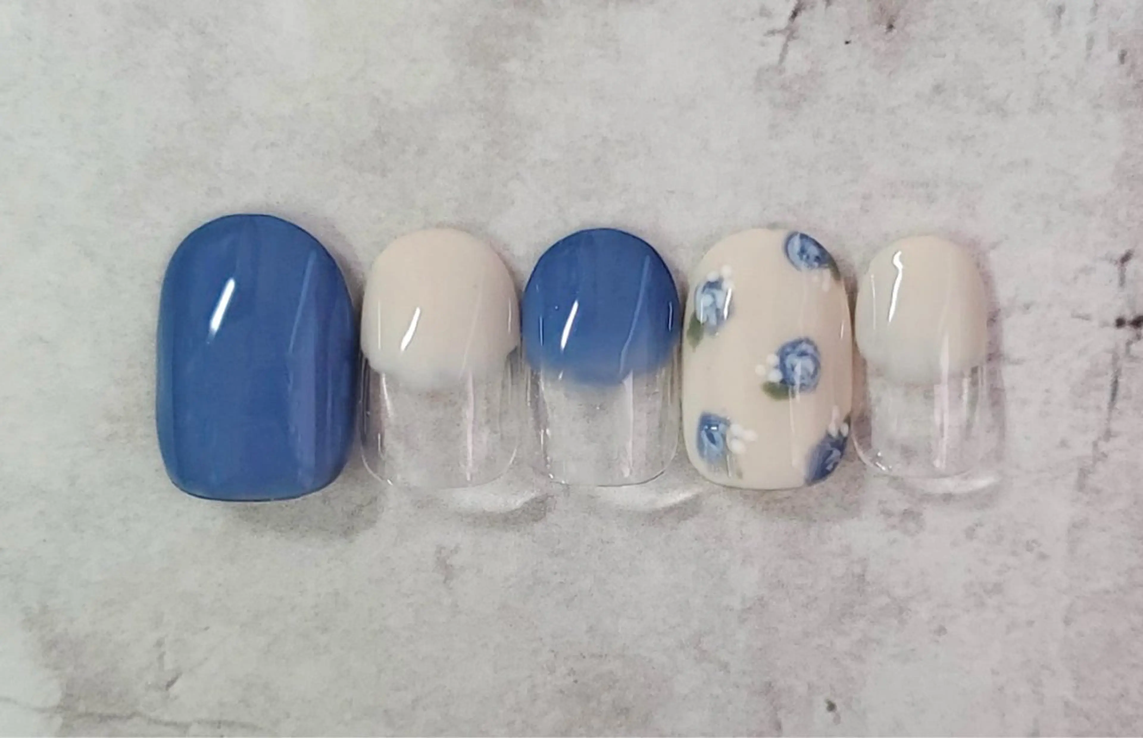 ネイル ゆら 練習生💅🏻のネイルデザイン