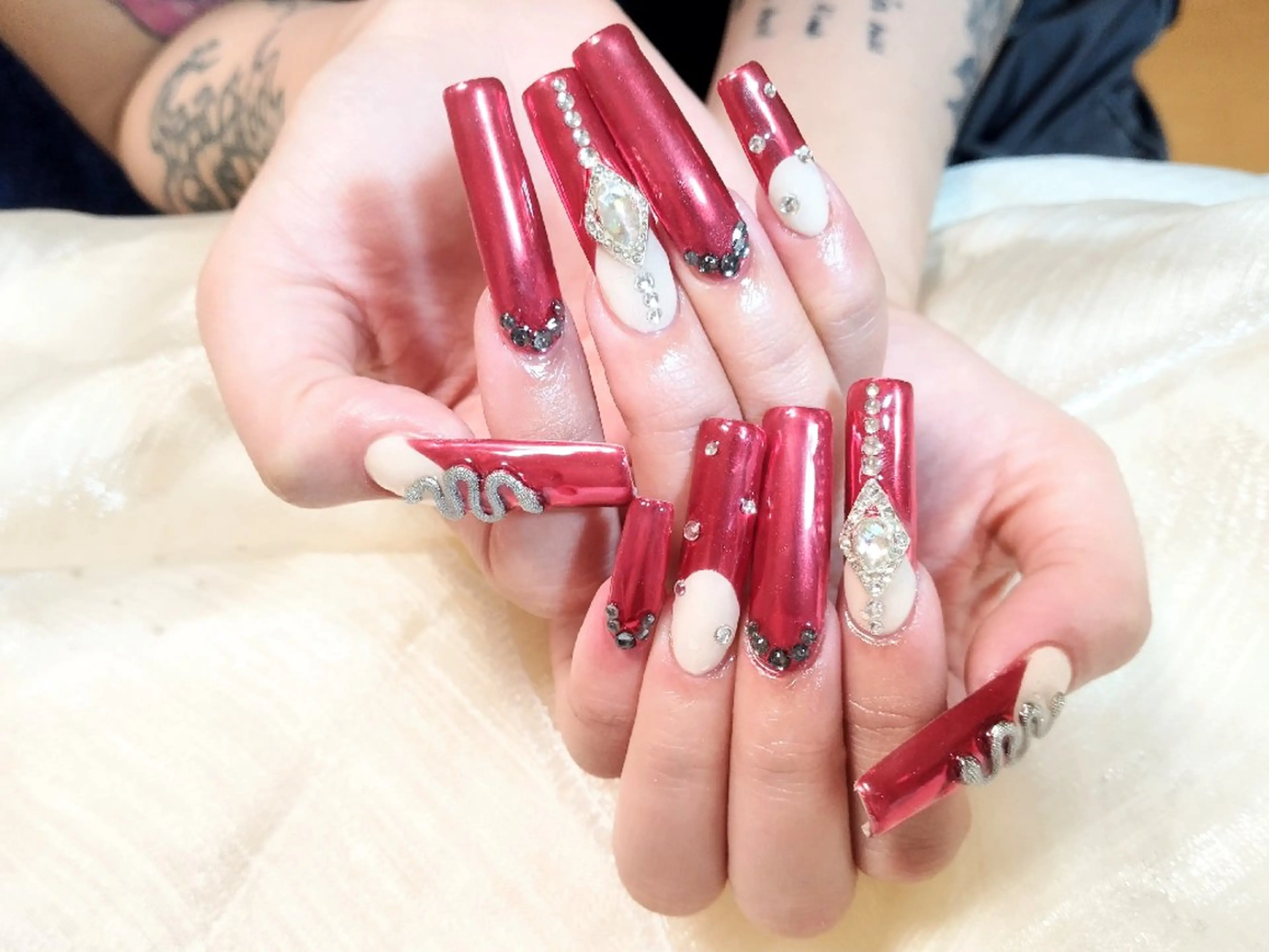 ネイル ネイルチップ ハンドネイル ハンドケア ＤI'A ネイルサロンのネイルデザイン