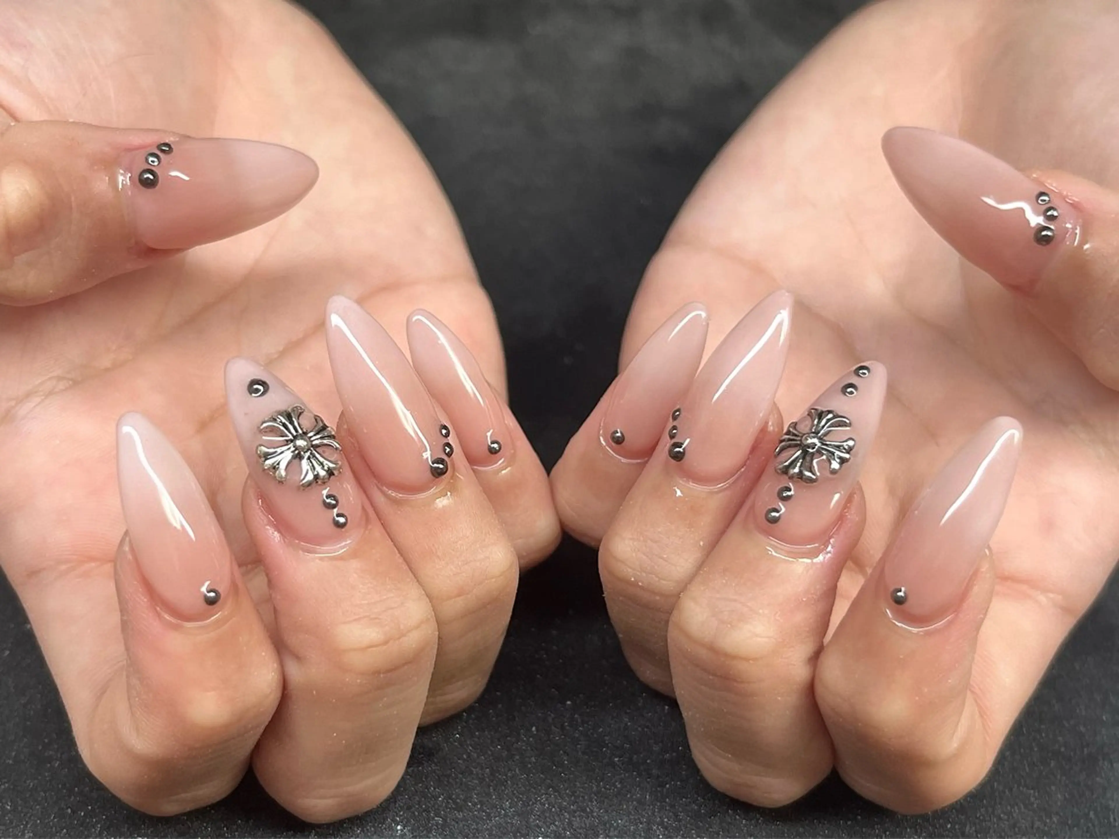 ネイル ハンドネイル Chika .のネイルデザイン