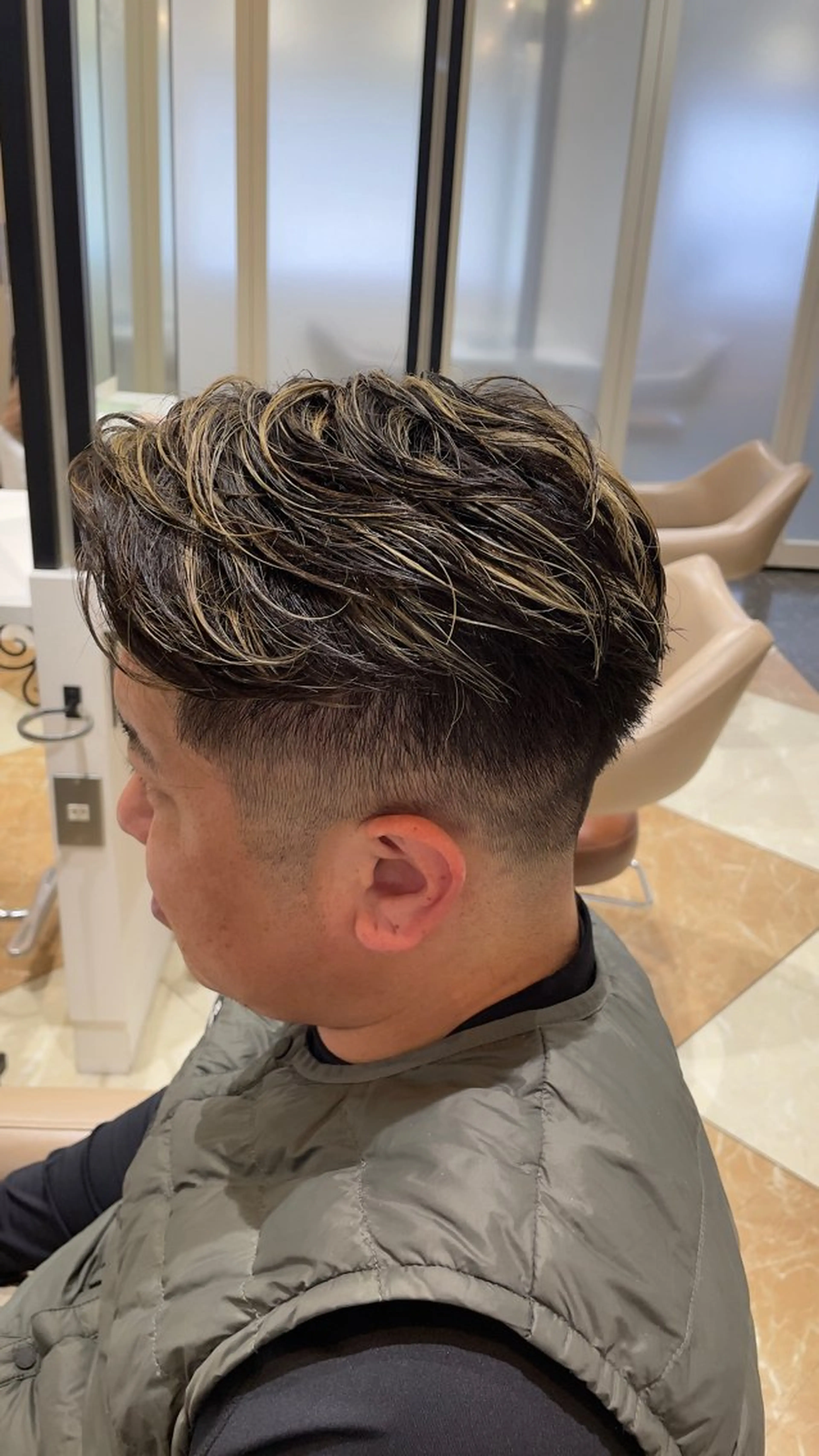 【立体感と透明感】似合わせカット＋ハイライトメッシュの写真