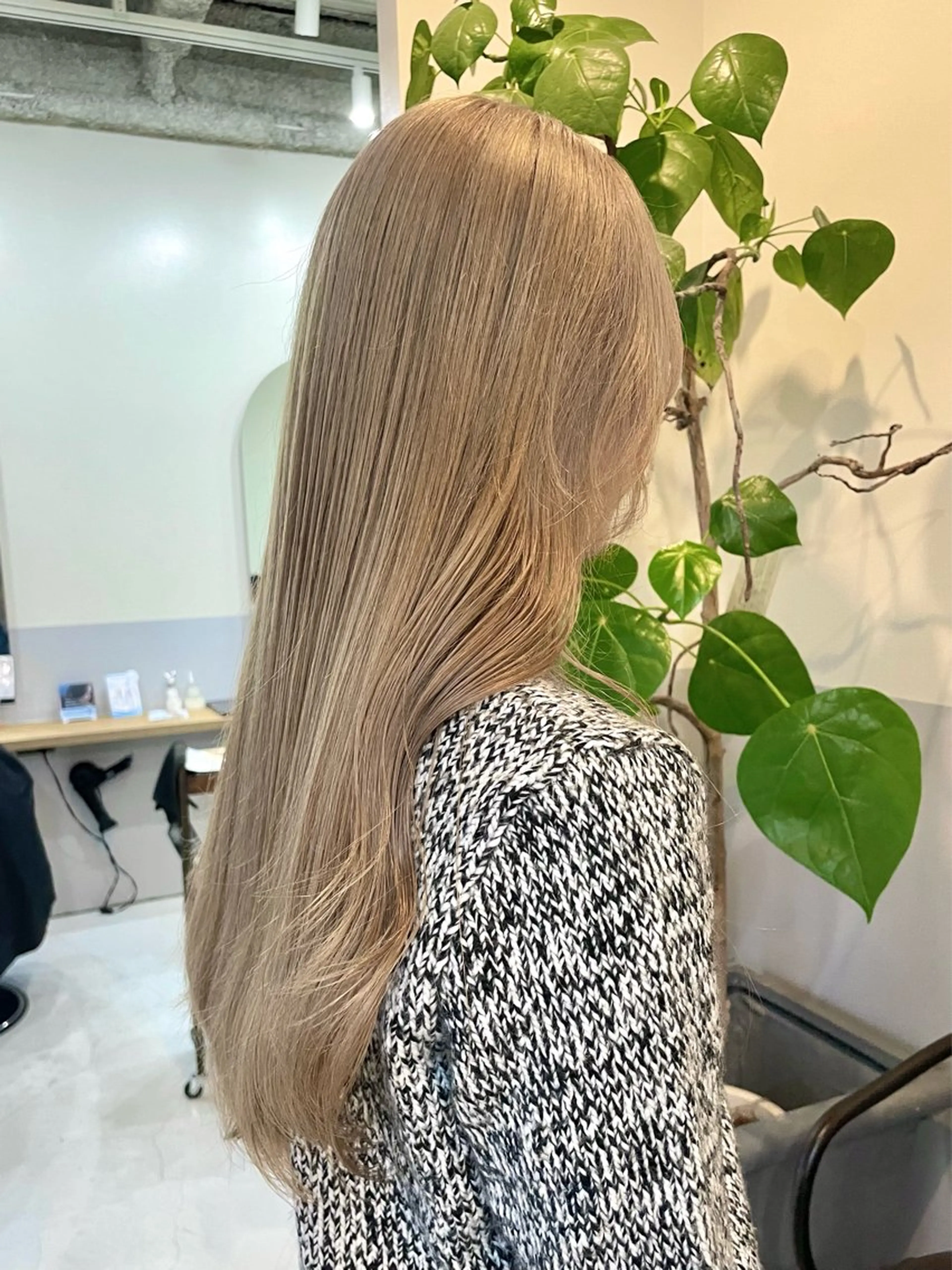 【期間限定】カット+ケアダブルカラー+うる艶TR🥣✨の写真