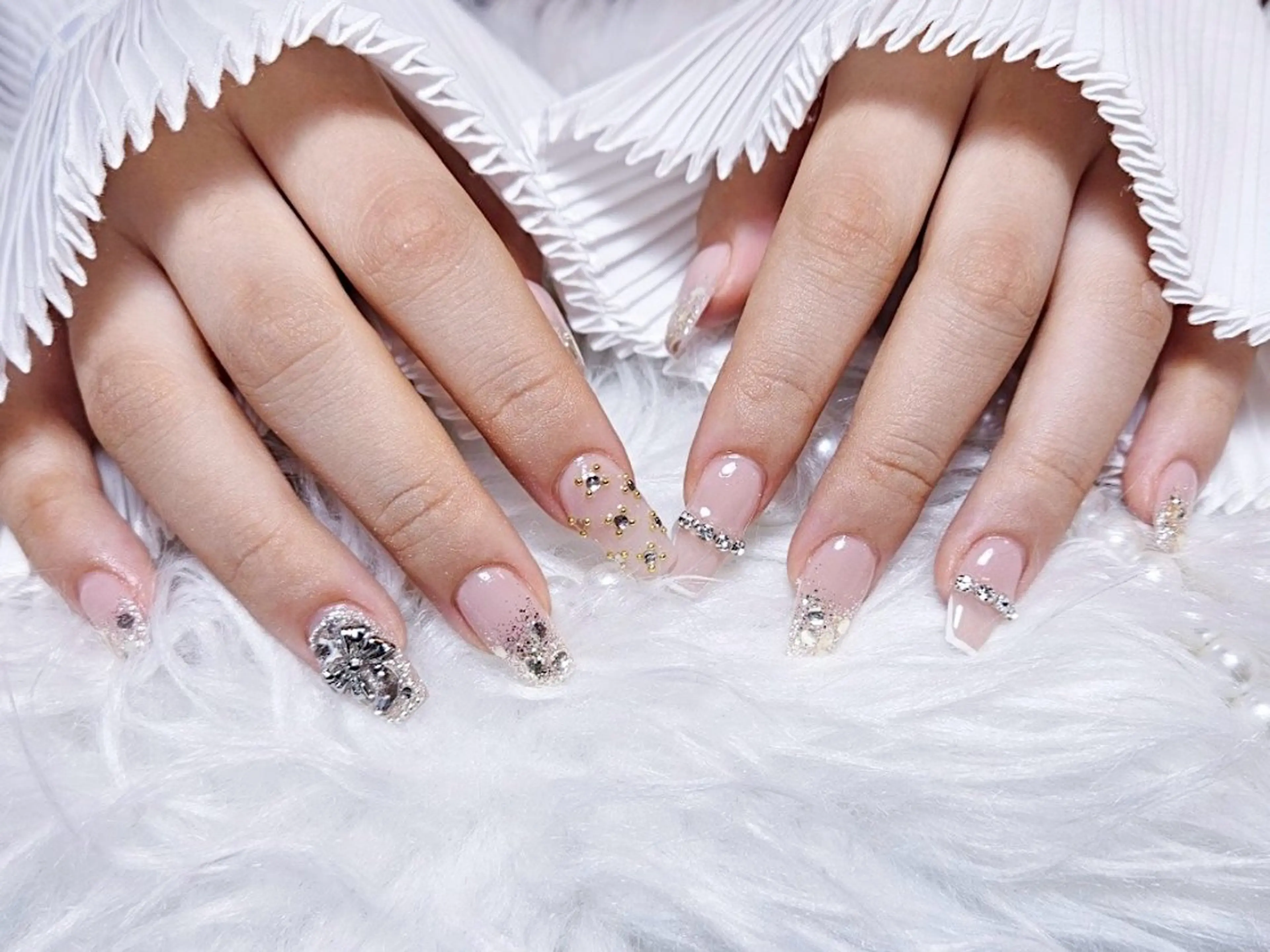 ネイル ハンドネイル 🍭Yun nail hyejin🌸のネイルデザイン