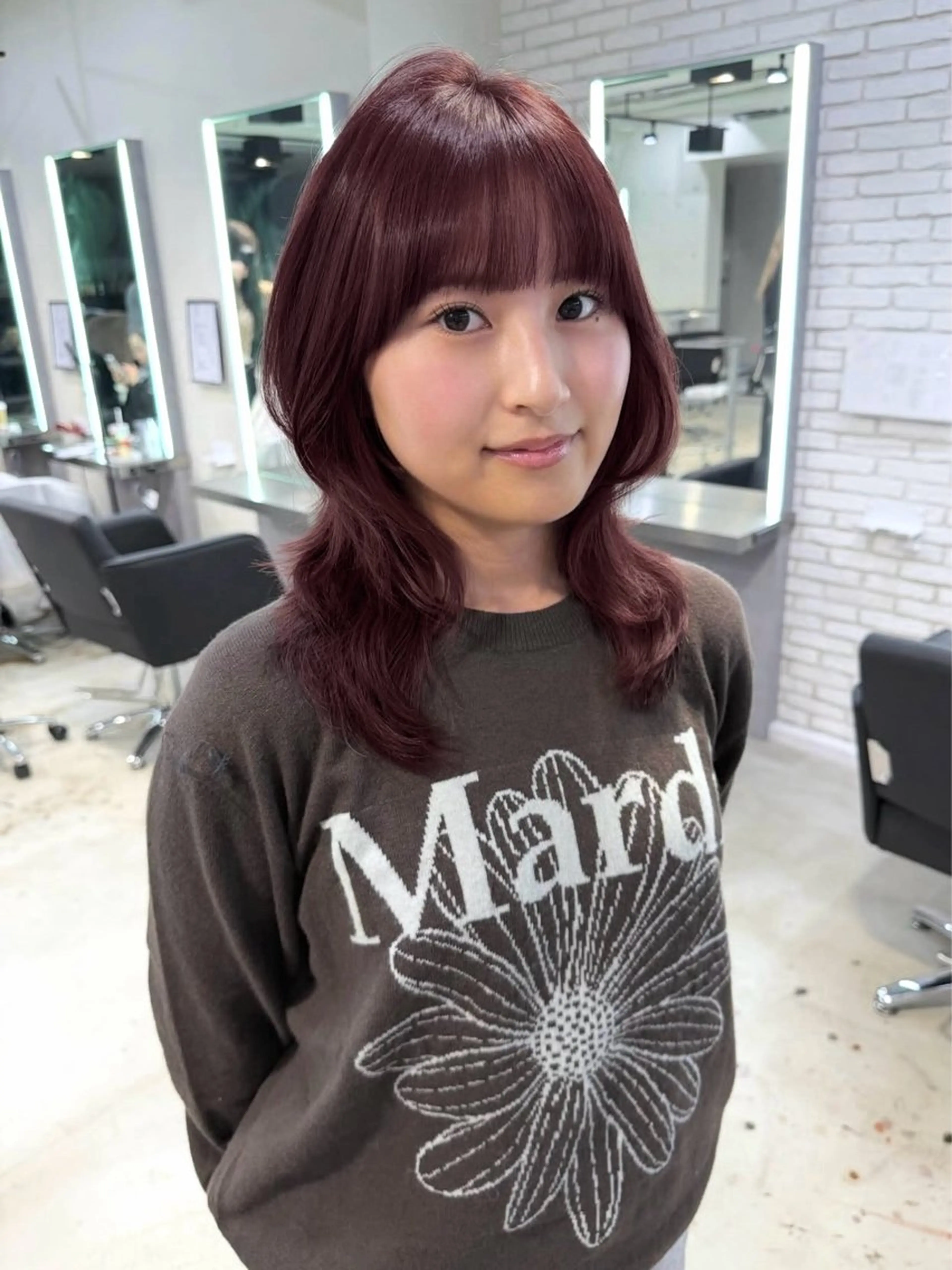 ミディアム カット ヘアカラー Hana ハイトーン🕯🩰のヘアスタイル