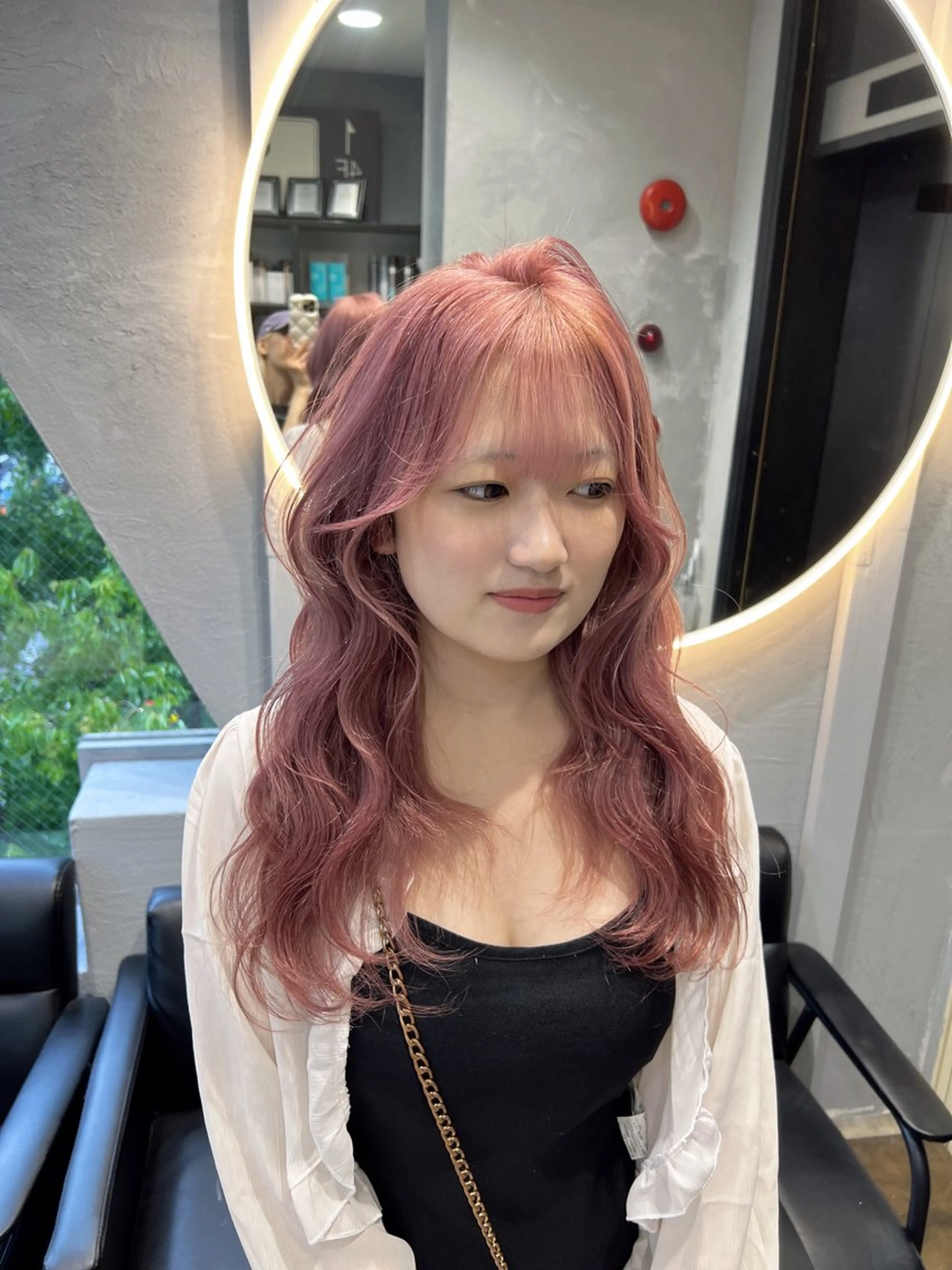 ロング ヘアカラー maya レイヤーカットのヘアスタイル