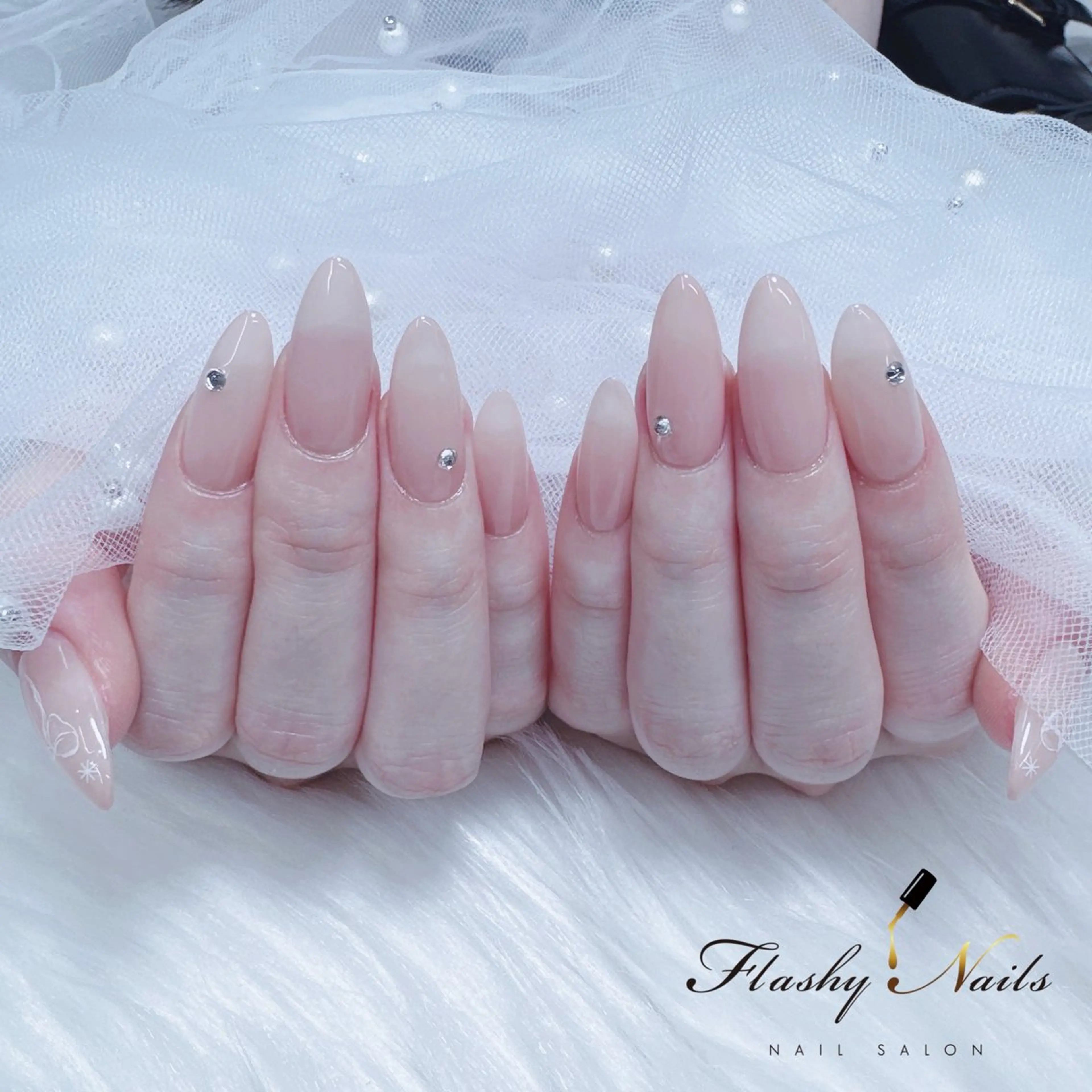ネイル 長さ出し ワンカラーネイル Flashy Nailsのネイルデザイン