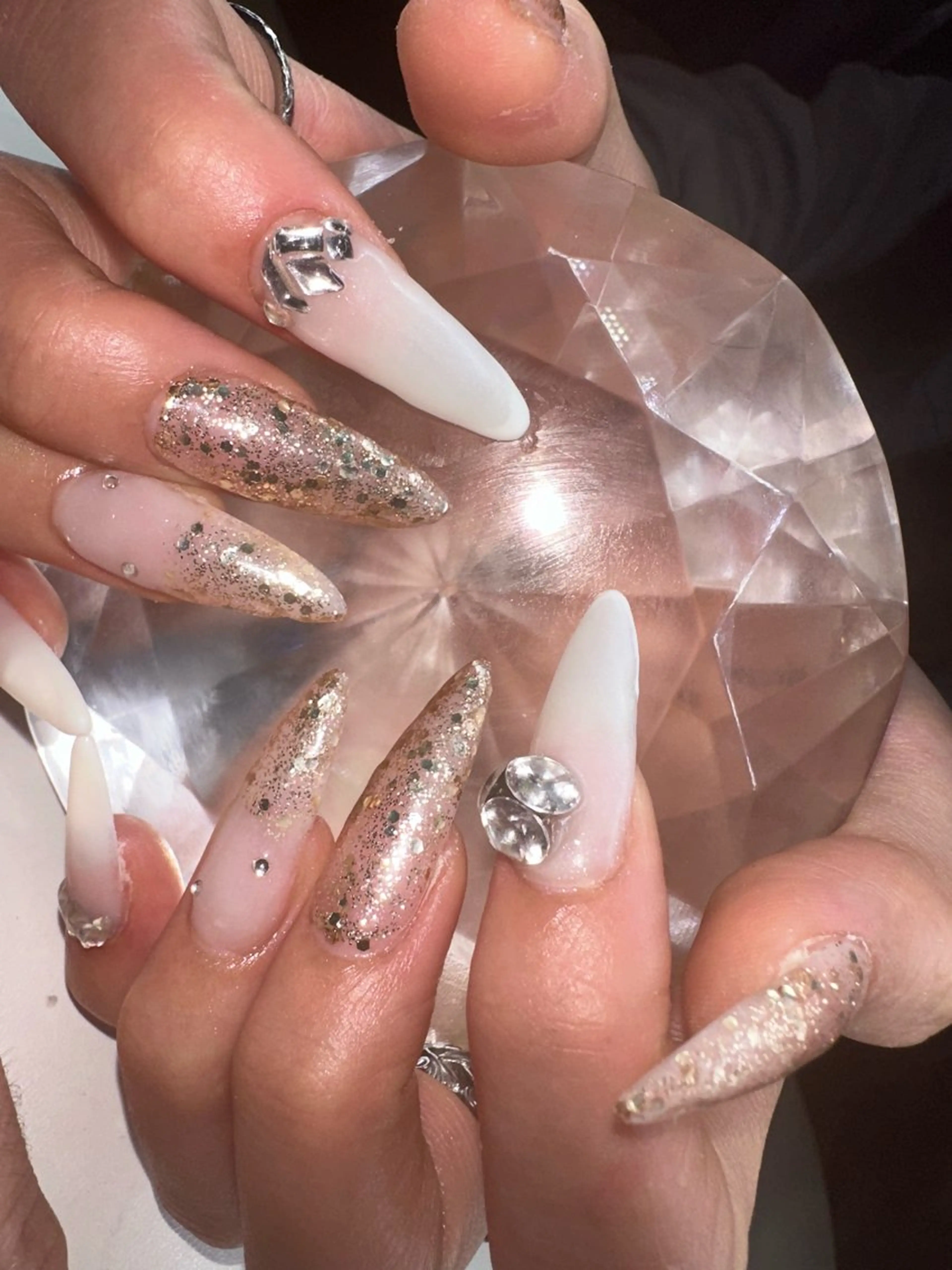 ロング ハンドネイル YOKOSUKA🧸 NAIL🌿🫧💛のネイルデザイン