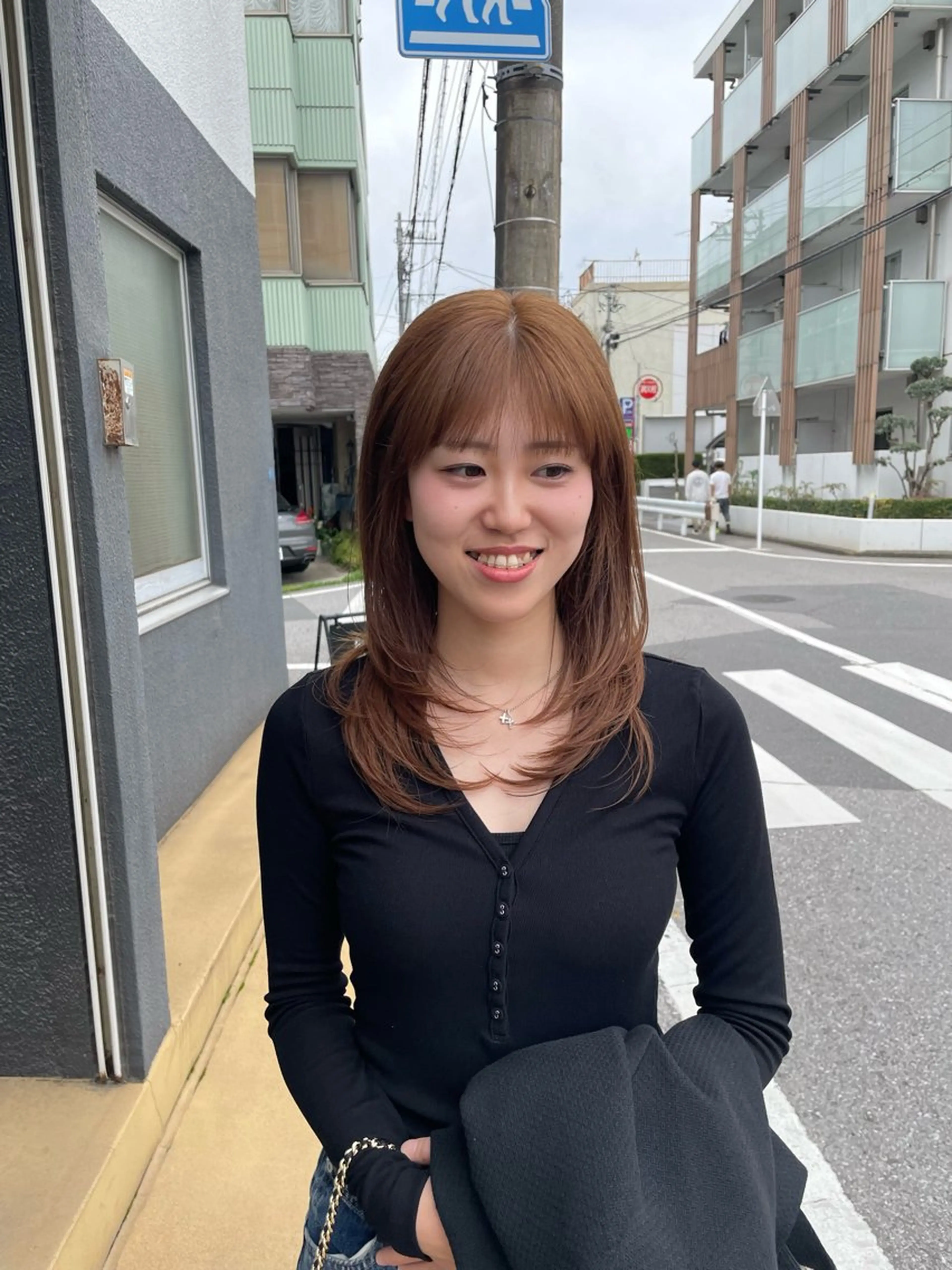 セミロング カラー 透明感カラー ダブルカラー カット ヘアカラー トリートメント H I ＮＡのヘアスタイル