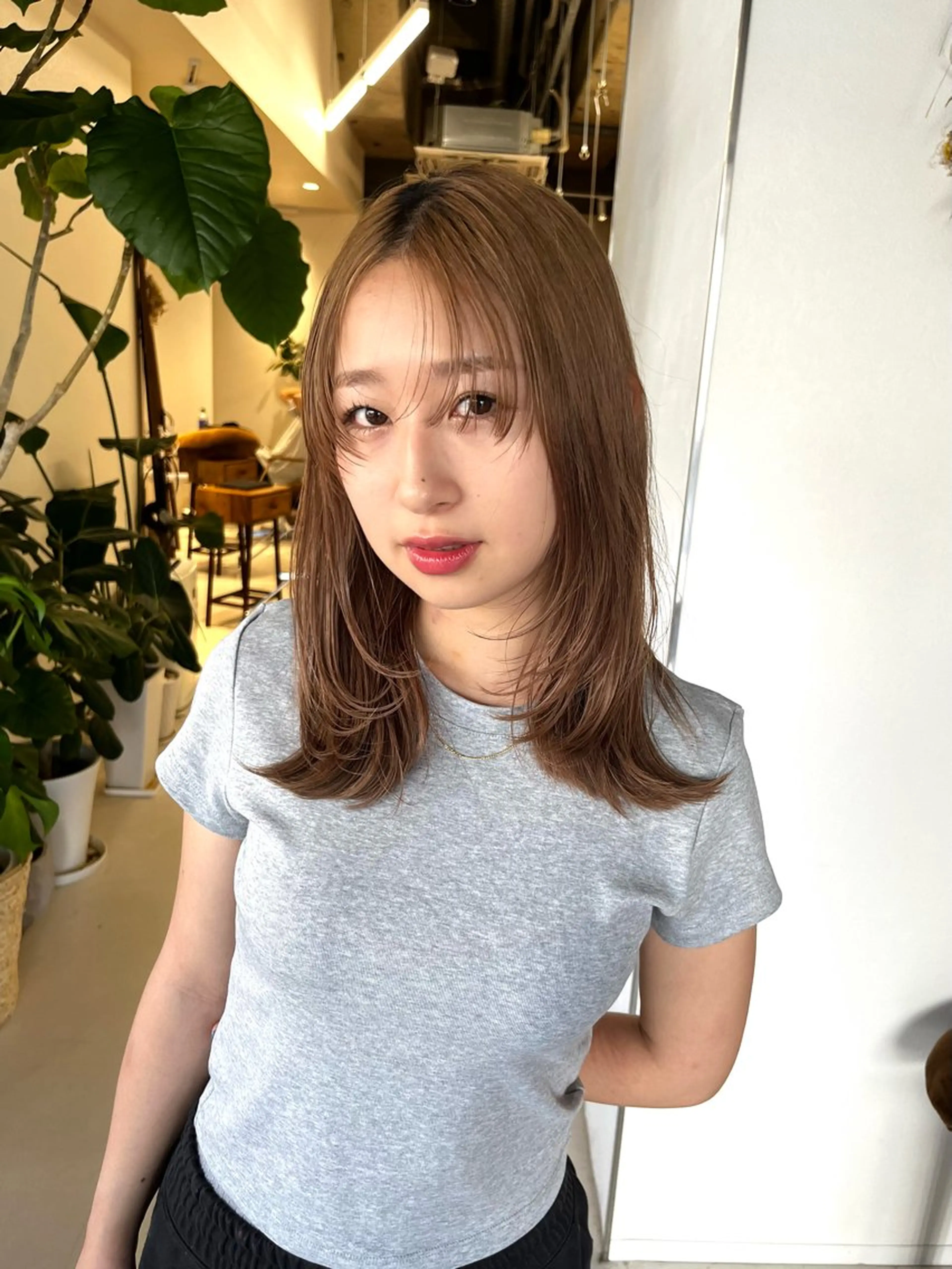 ミディアム カラー ベージュカラー ブラウンカラー ブラウンベージュ レイヤーカット カット ヘアカラー トリートメント レイヤーカット/ブラ ウンカラー/河野凜のヘアスタイル