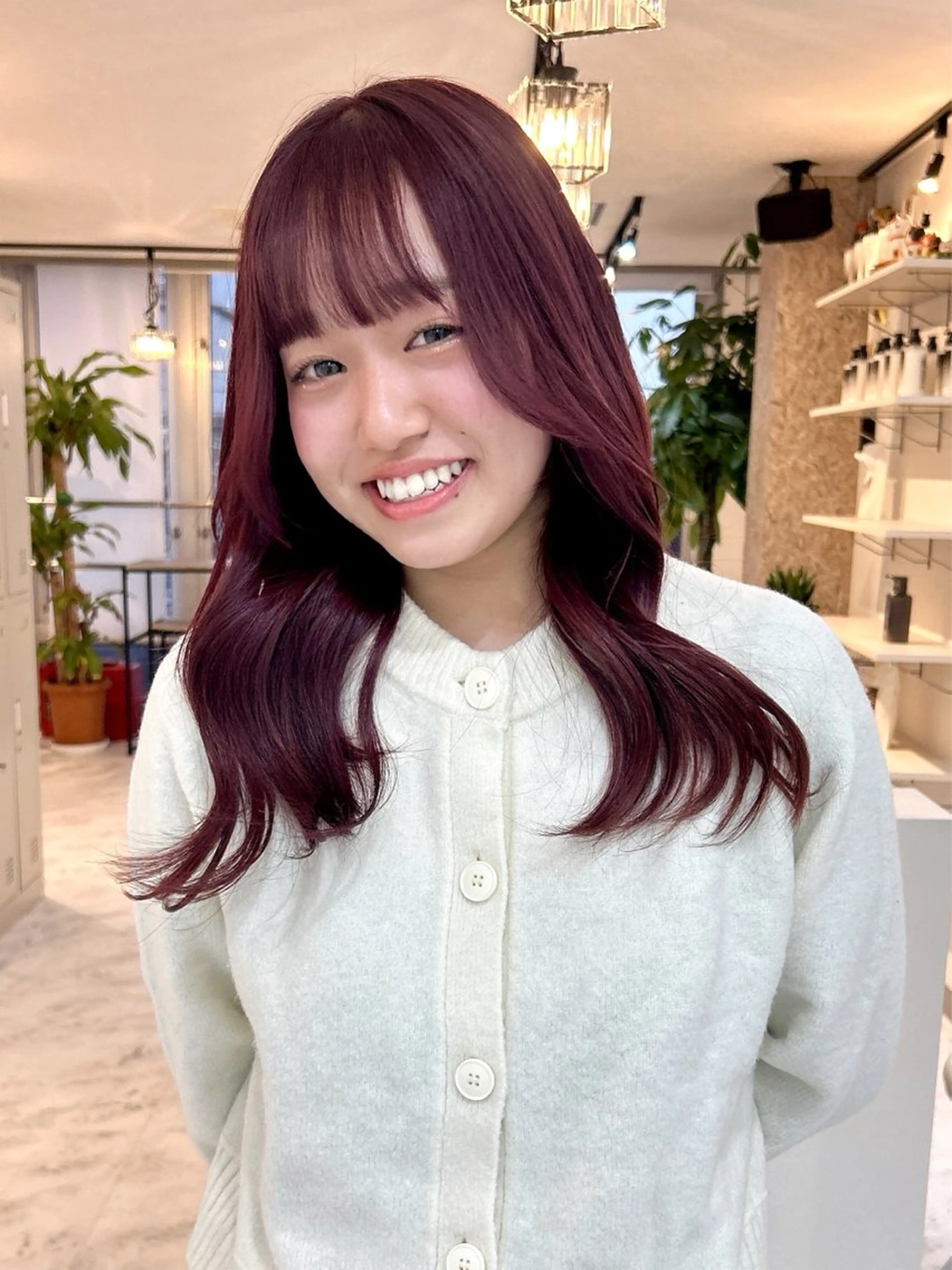 セミロング カラー カット ヘアカラー RINA/ハイトーン /レイヤー/髪質改善のヘアスタイル