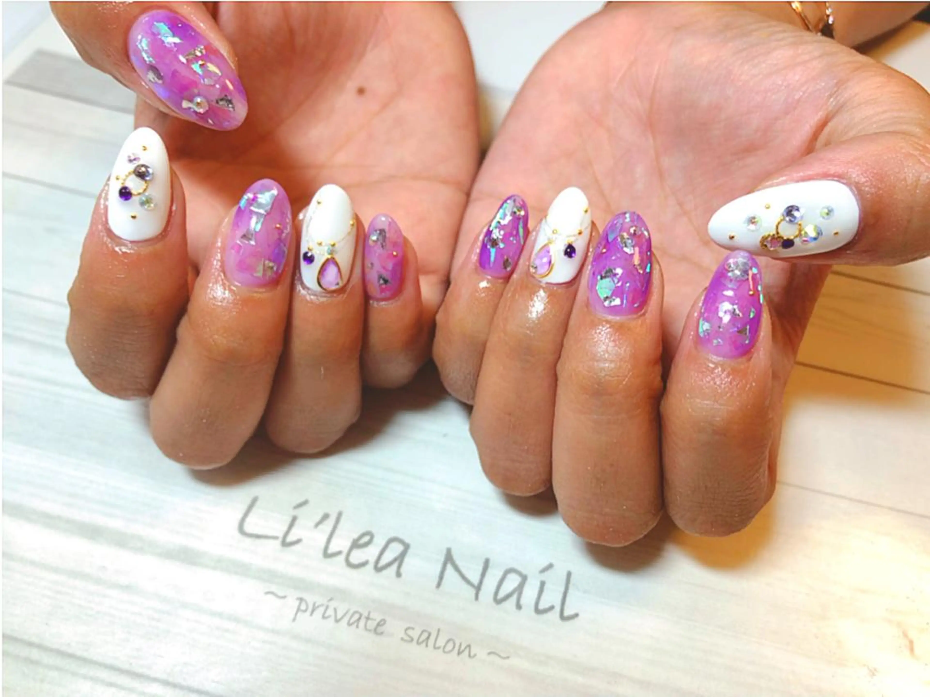 ネイル Li'leaNail AINAのネイルデザイン