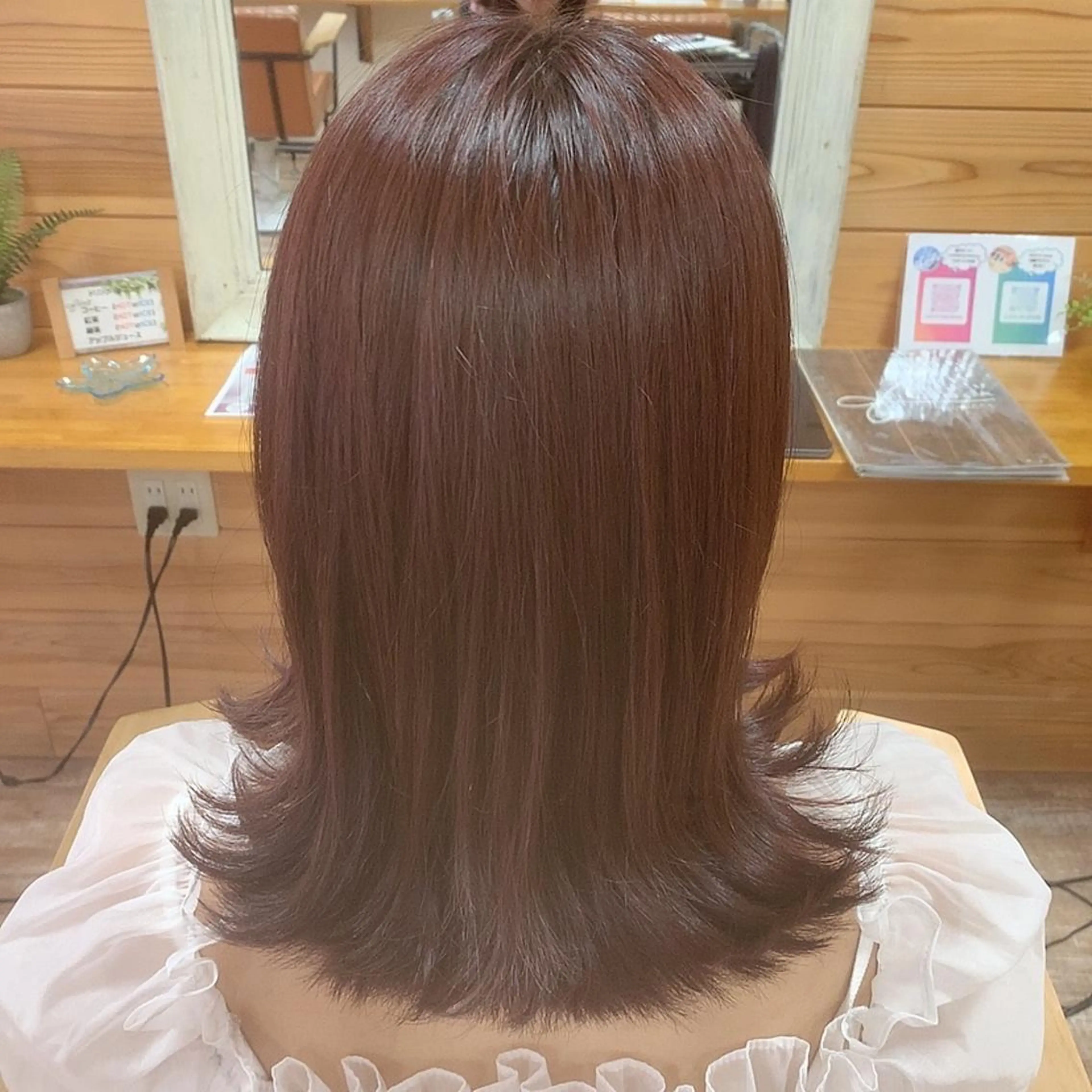 ミディアム ボブ 外ハネヘア 瀧 葉月のヘアスタイル