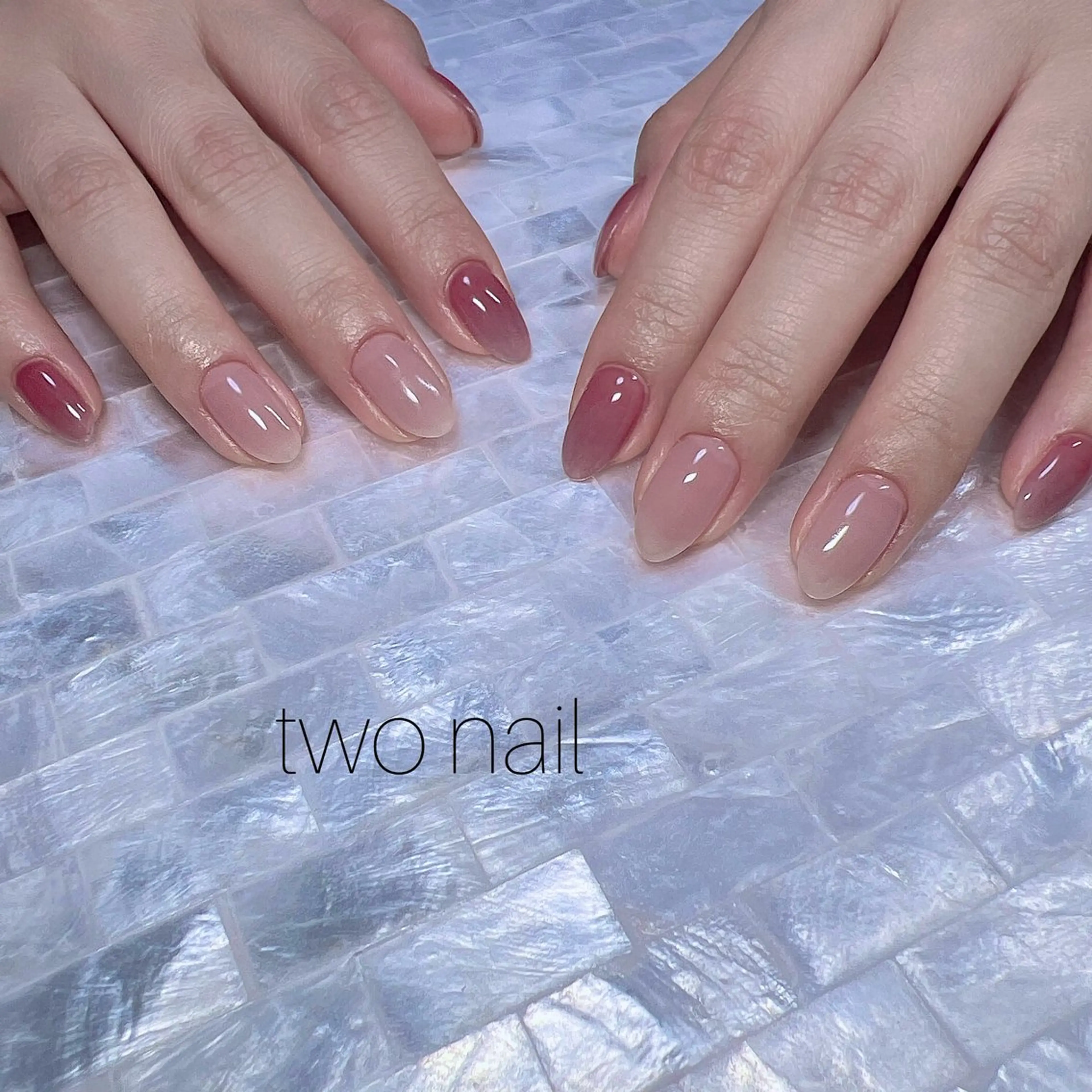 ネイル アートネイル ブラウン ネイルチップ ホワイト ハンドネイル two nailのネイルデザイン
