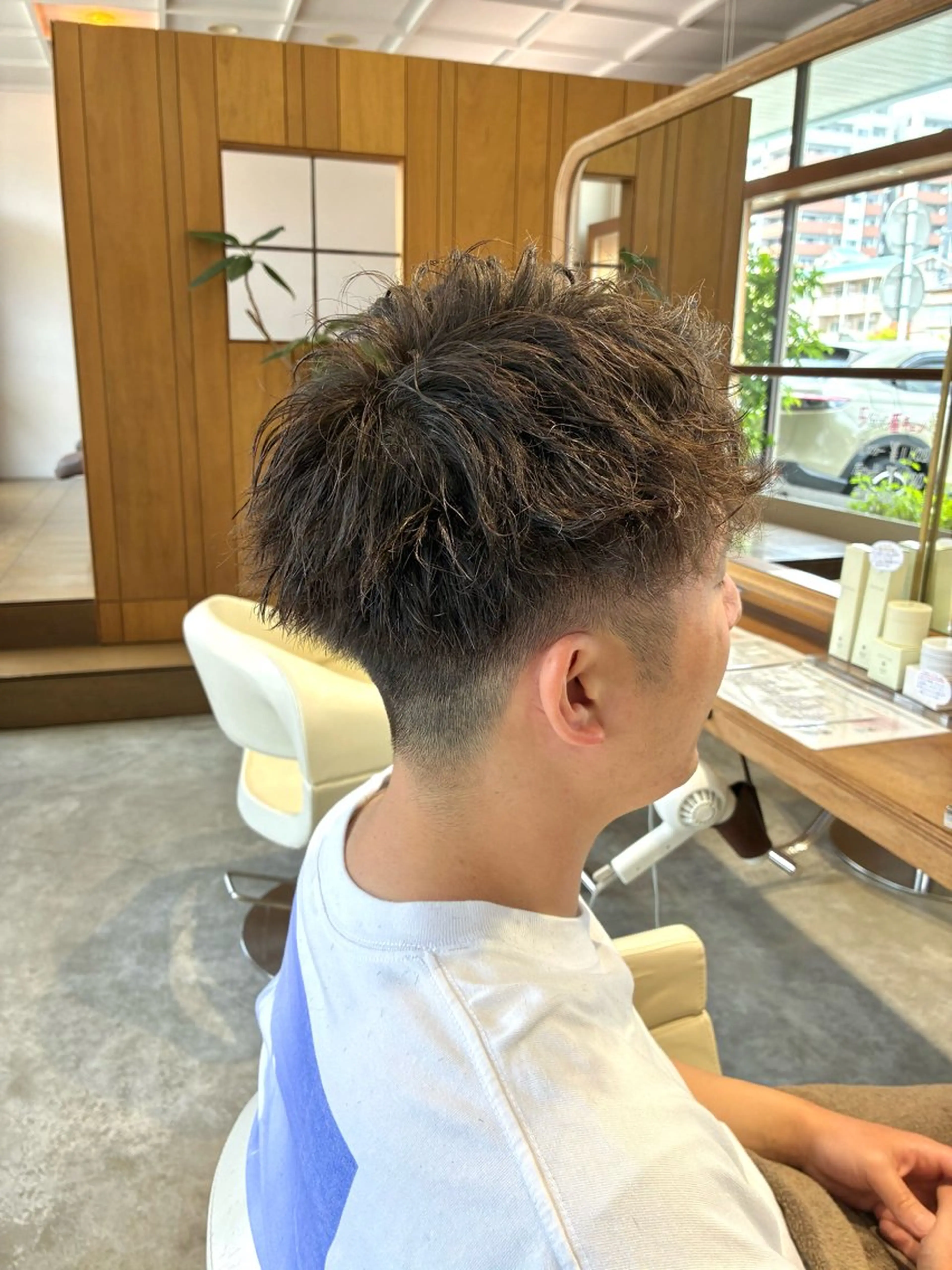 ショート パーマ メンズ フェードカット メンズインナーカラー メンズパーマ スパイキーショート メンズウルフカット カット パーマ 佐藤 悠生 メンズパーマ.カットのヘアスタイル