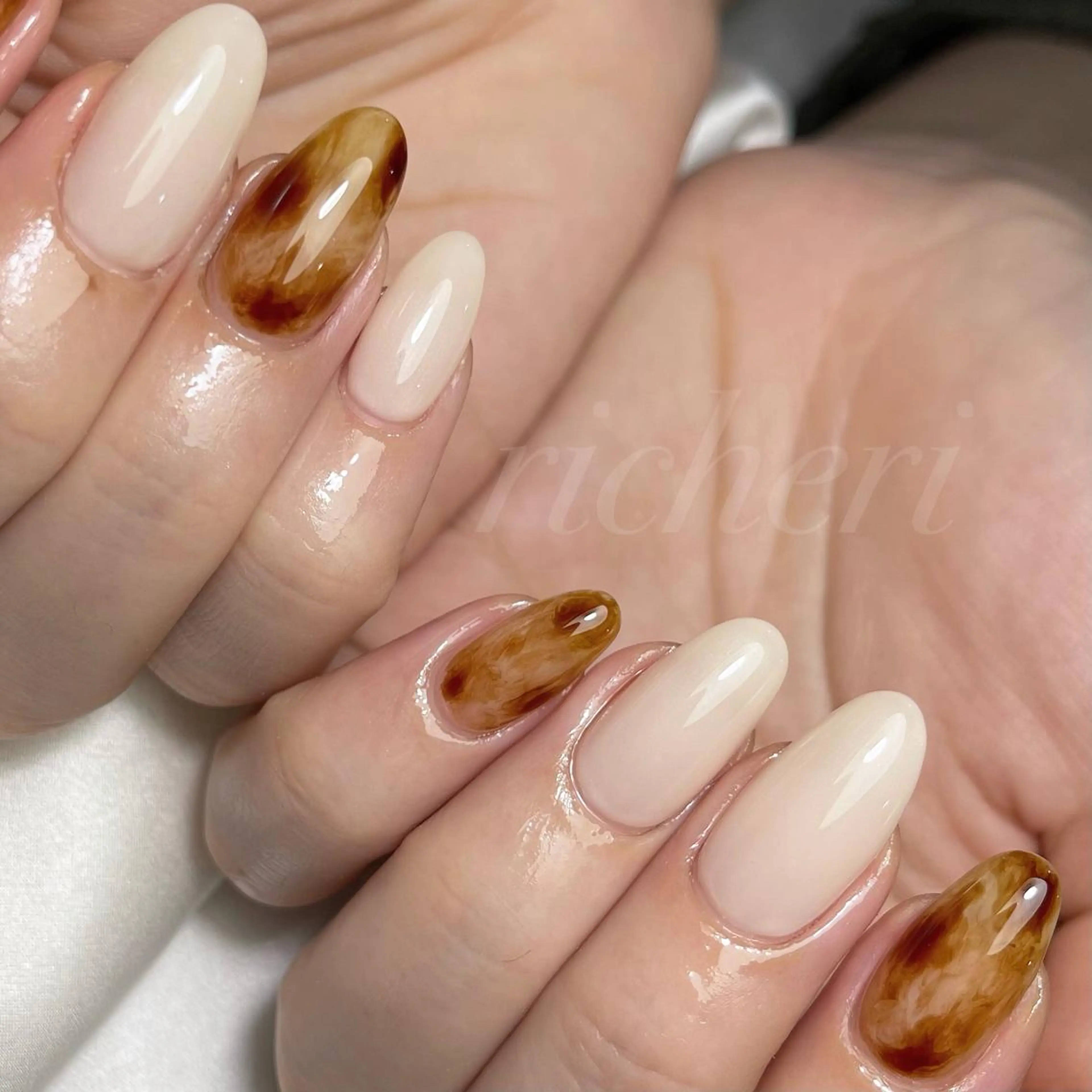 ミディアム ネイル ハンドネイル richeri beautyのエステ・リラクイメージ