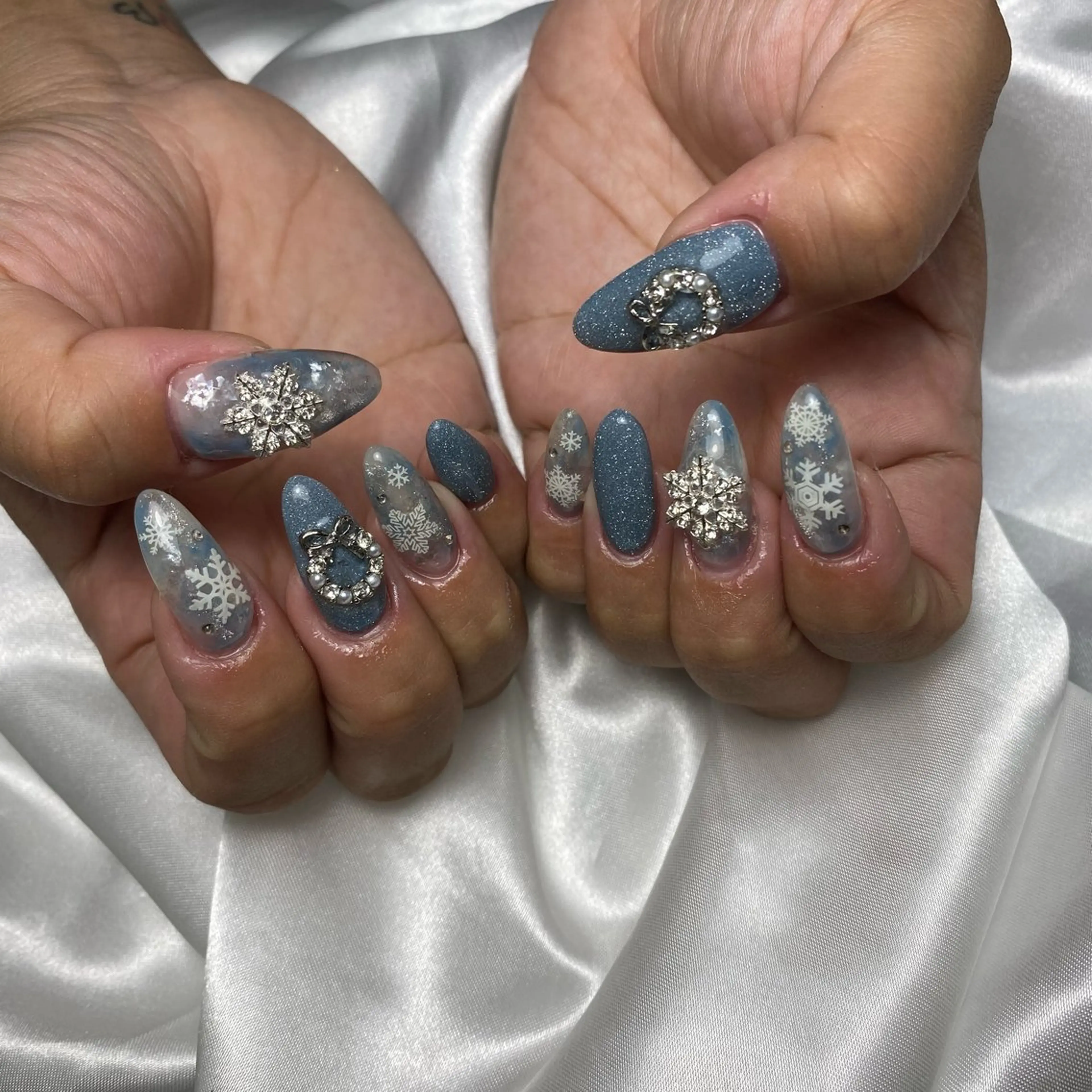 ネイル 岩田 麻里奈のネイルデザイン