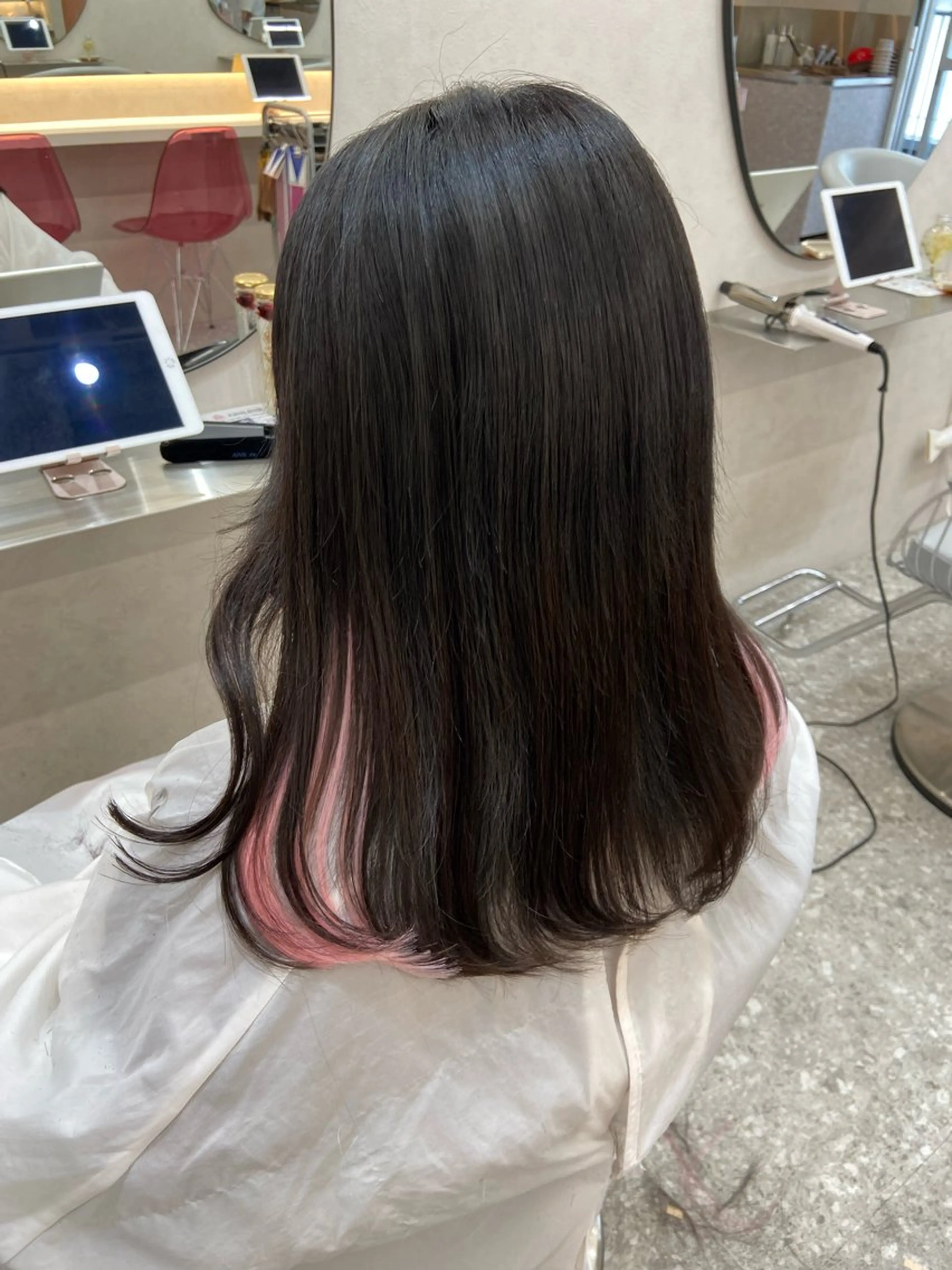 ミディアム カラー シールエクステ インナーカラー ピンクカラー エクステ 韓国風ヘア ヘアカラー トリートメント エクステ 新宿/韓国ヘア 中明度カラー/かやのヘアスタイル