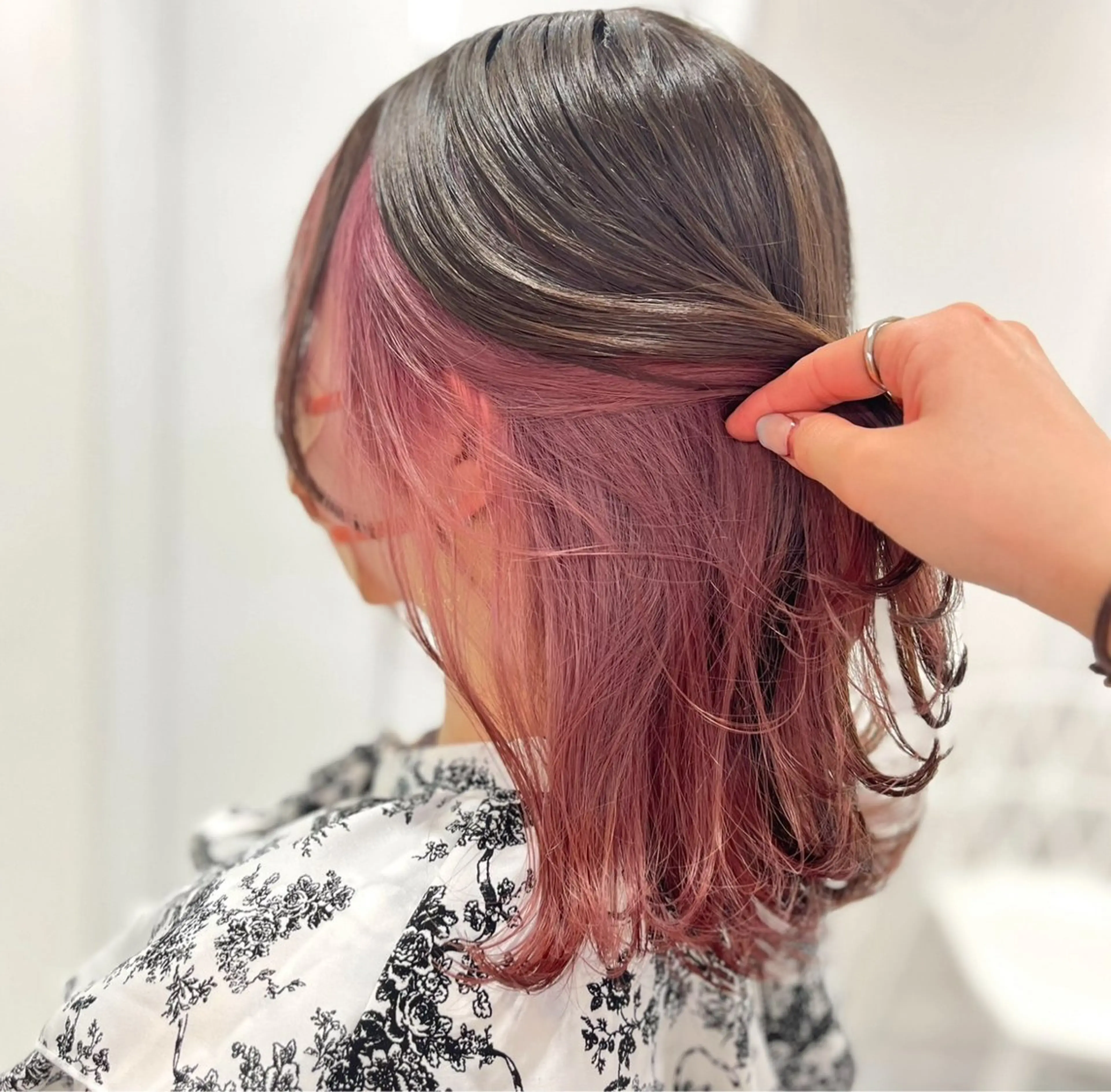 ミディアム カラー 🫧うる艶トレンド 🫧透明感カラーのヘアスタイル