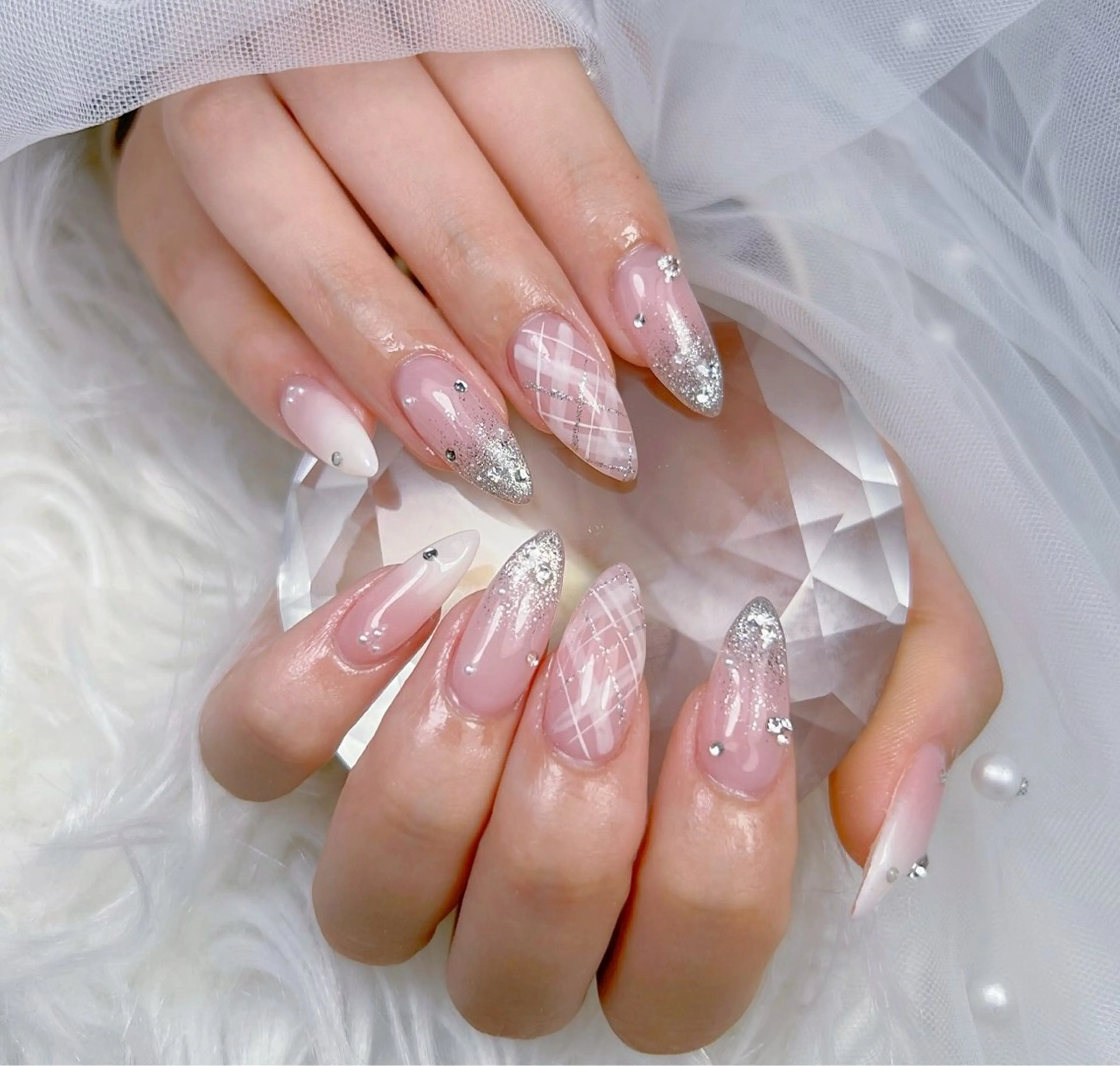 ネイル アートネイル オーロラネイル チークネイル 長さ出し フットネイル Miya _nailのネイルデザイン