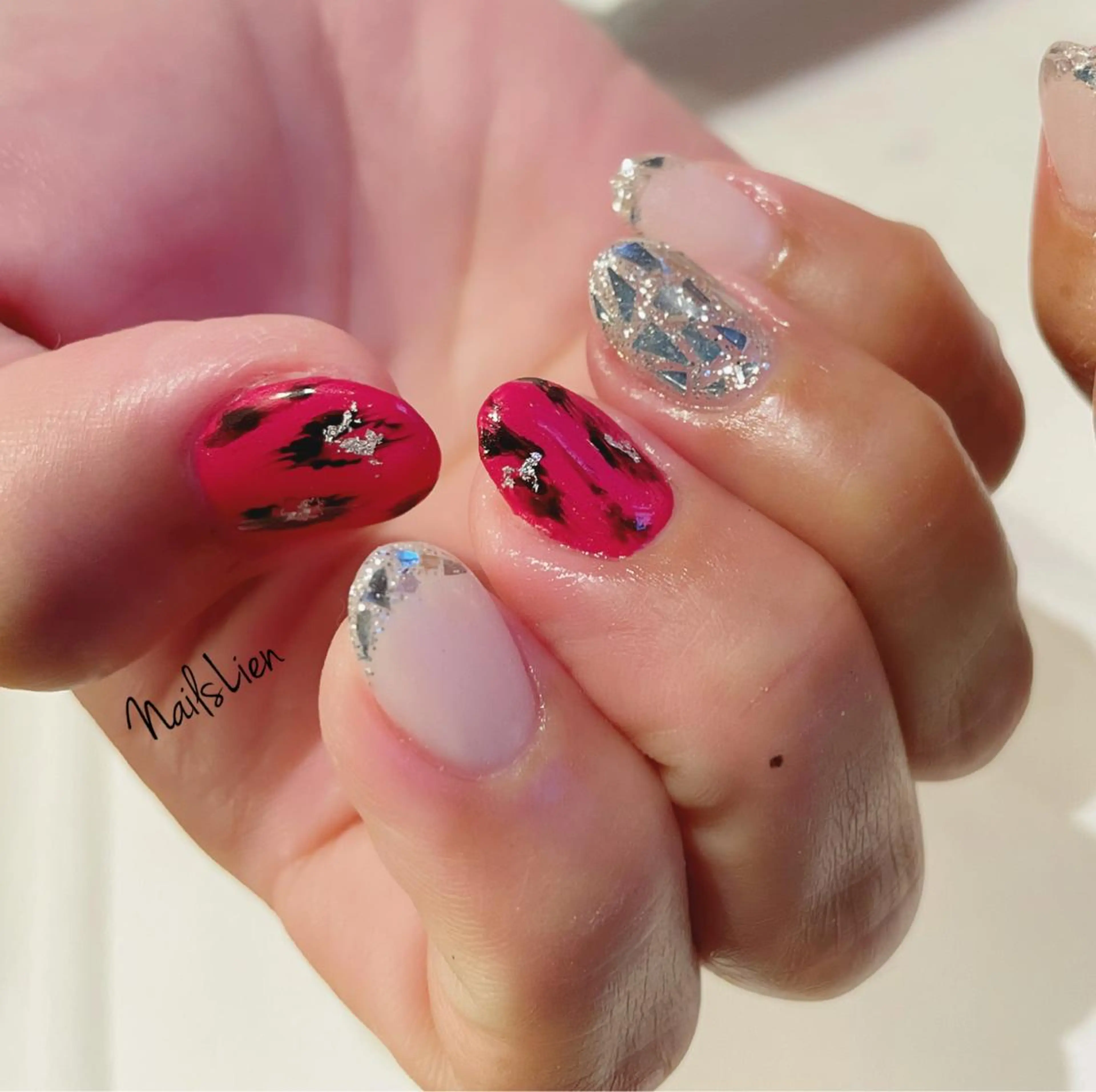 ネイル アニマル柄 フラワーネイル フレンチネイル ガラスフレンチ グラデーション studio e n / RiNのネイルデザイン