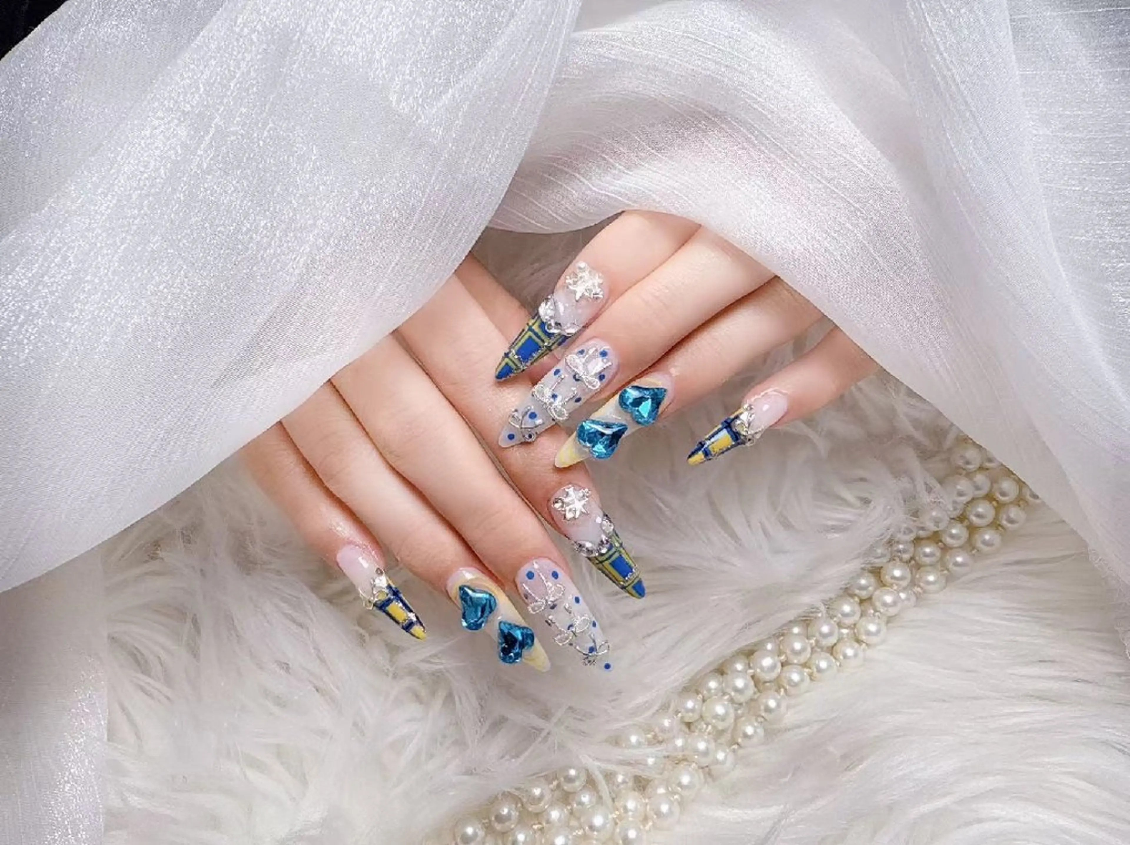 ネイル ENsalon AKIRAのネイルデザイン