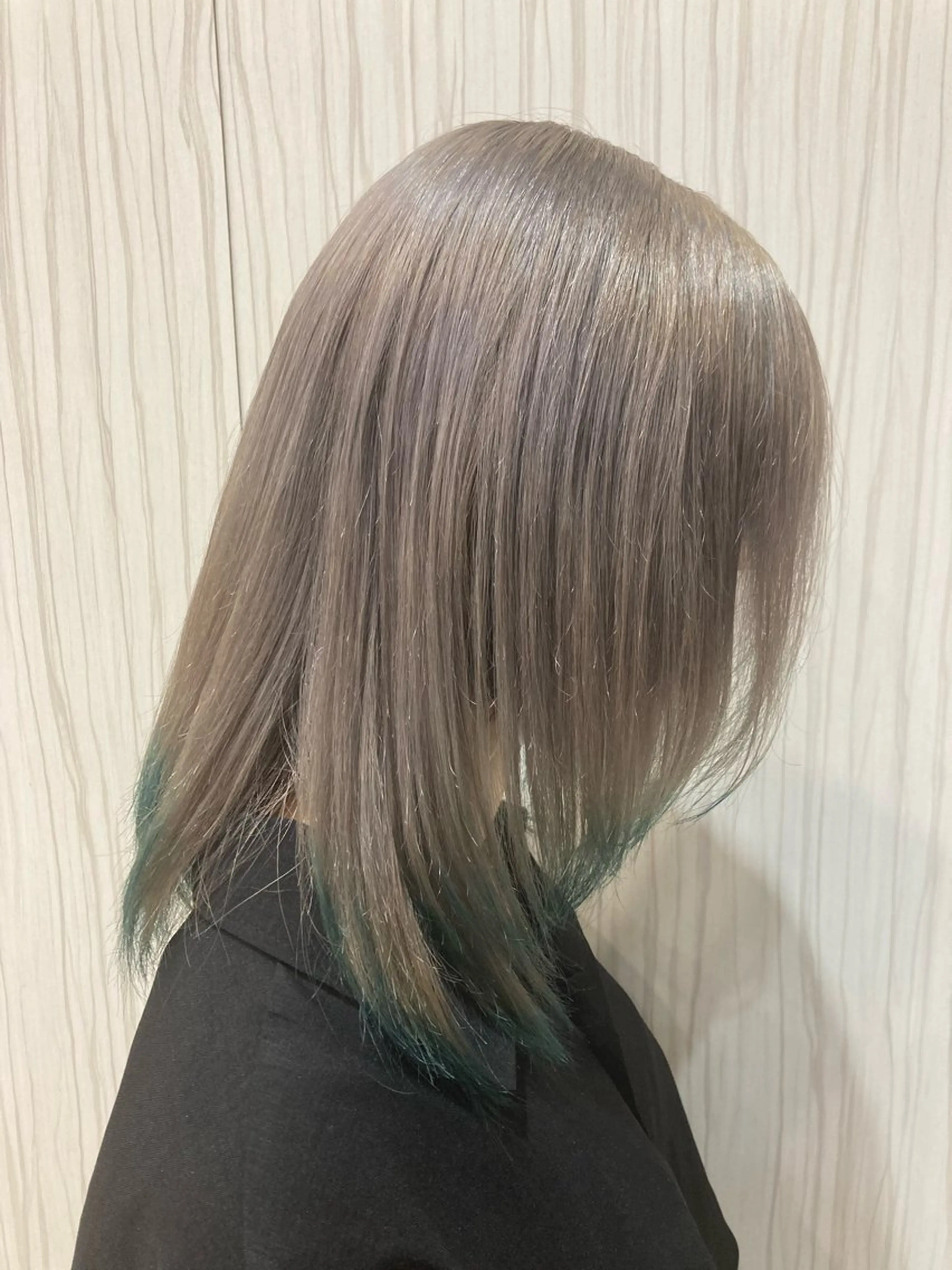 ミディアム ウルフカット 永倉 はるかのヘアスタイル