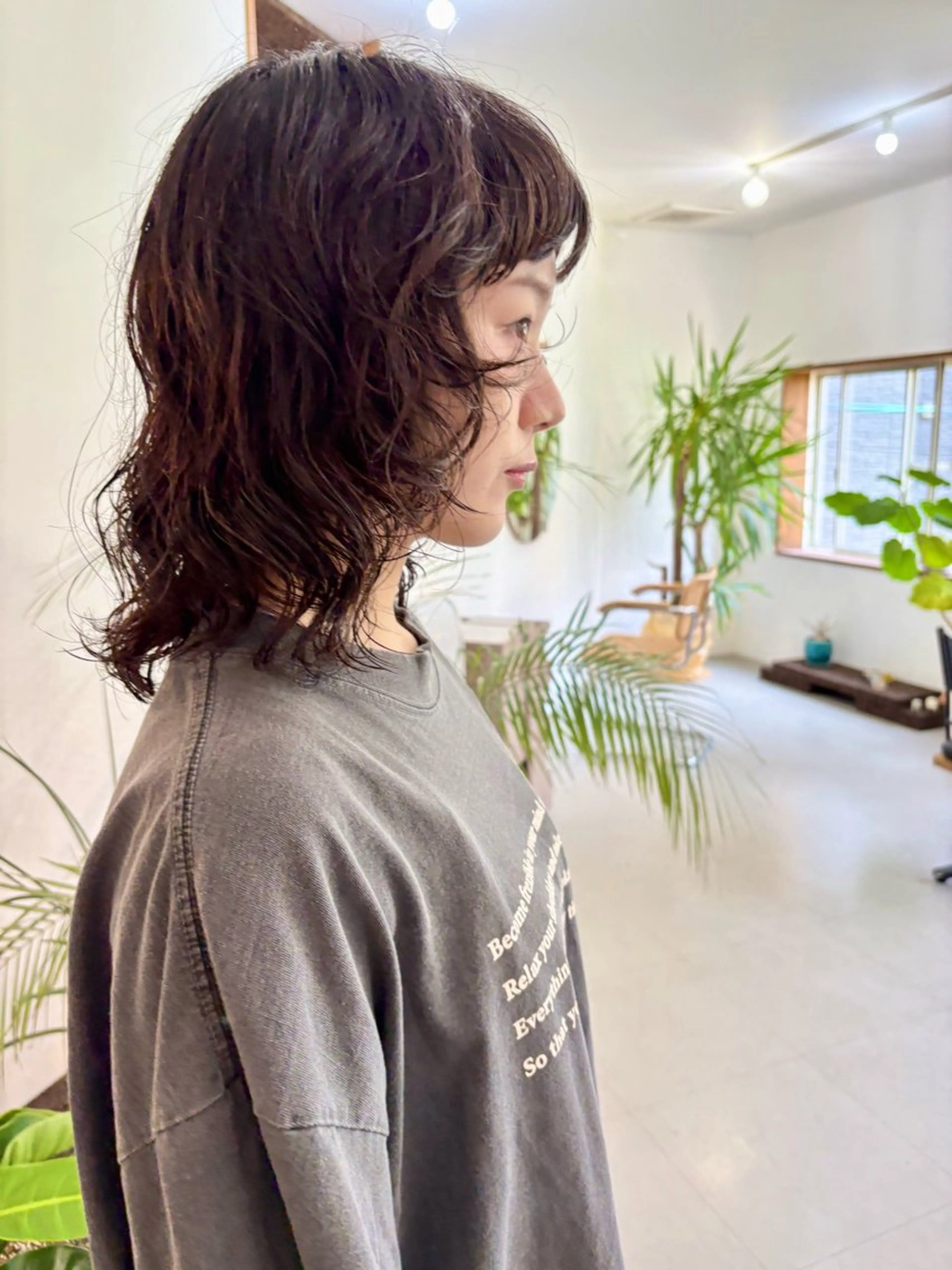 ミディアム パーマ ミディアムパーマ ウルフカット Spiel KOMOのヘアスタイル