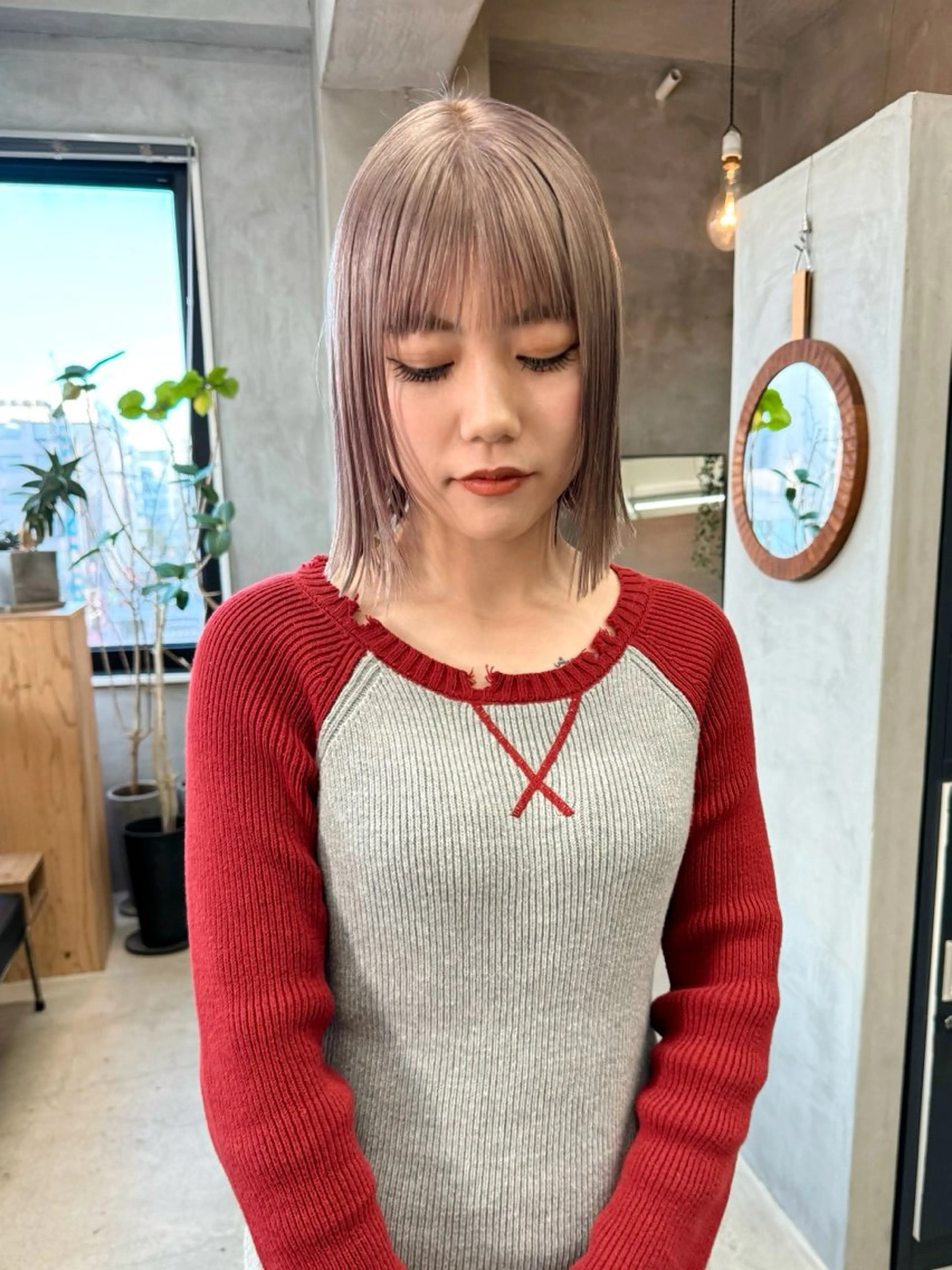 ショート カラー ベージュカラー ミルクティーベージュ カット ヘアカラー トリートメント Kaito🐶/ デザイン/レイヤーのヘアスタイル