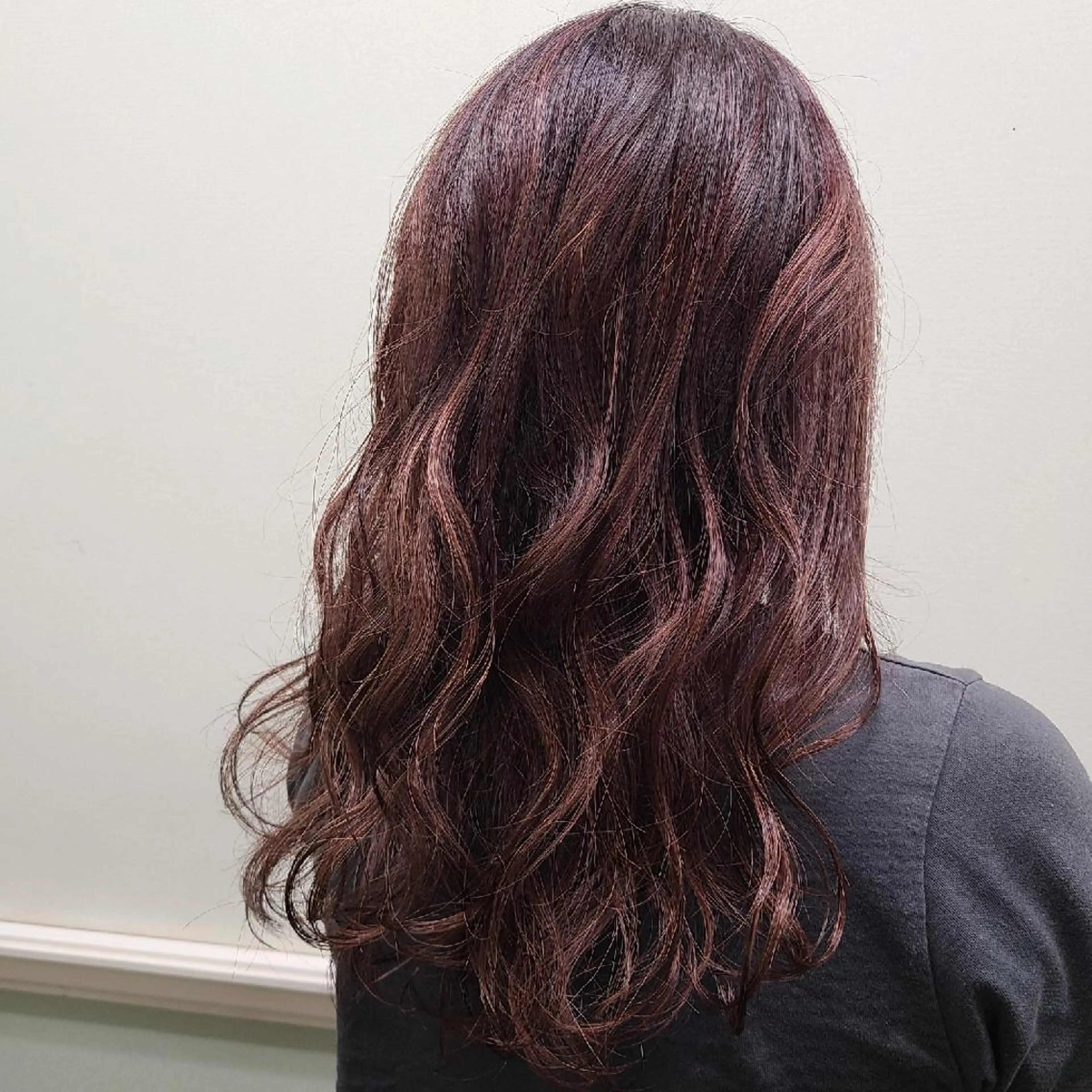 ロング カラー ハイライトカラー ハイライト 近藤 那果のヘアスタイル