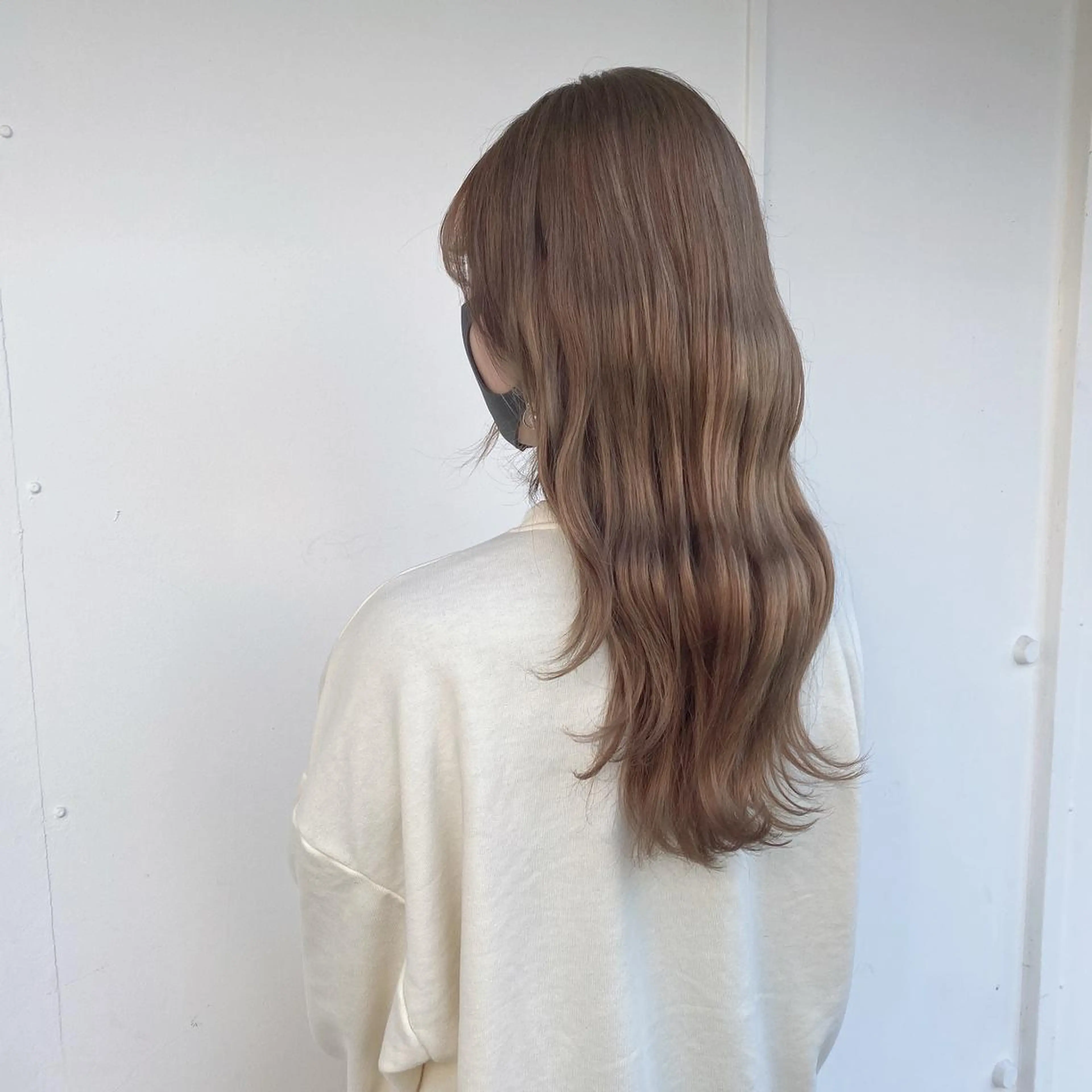 ロング カラー shiori ﾍﾞｰｼﾞｭｶﾗｰのヘアスタイル