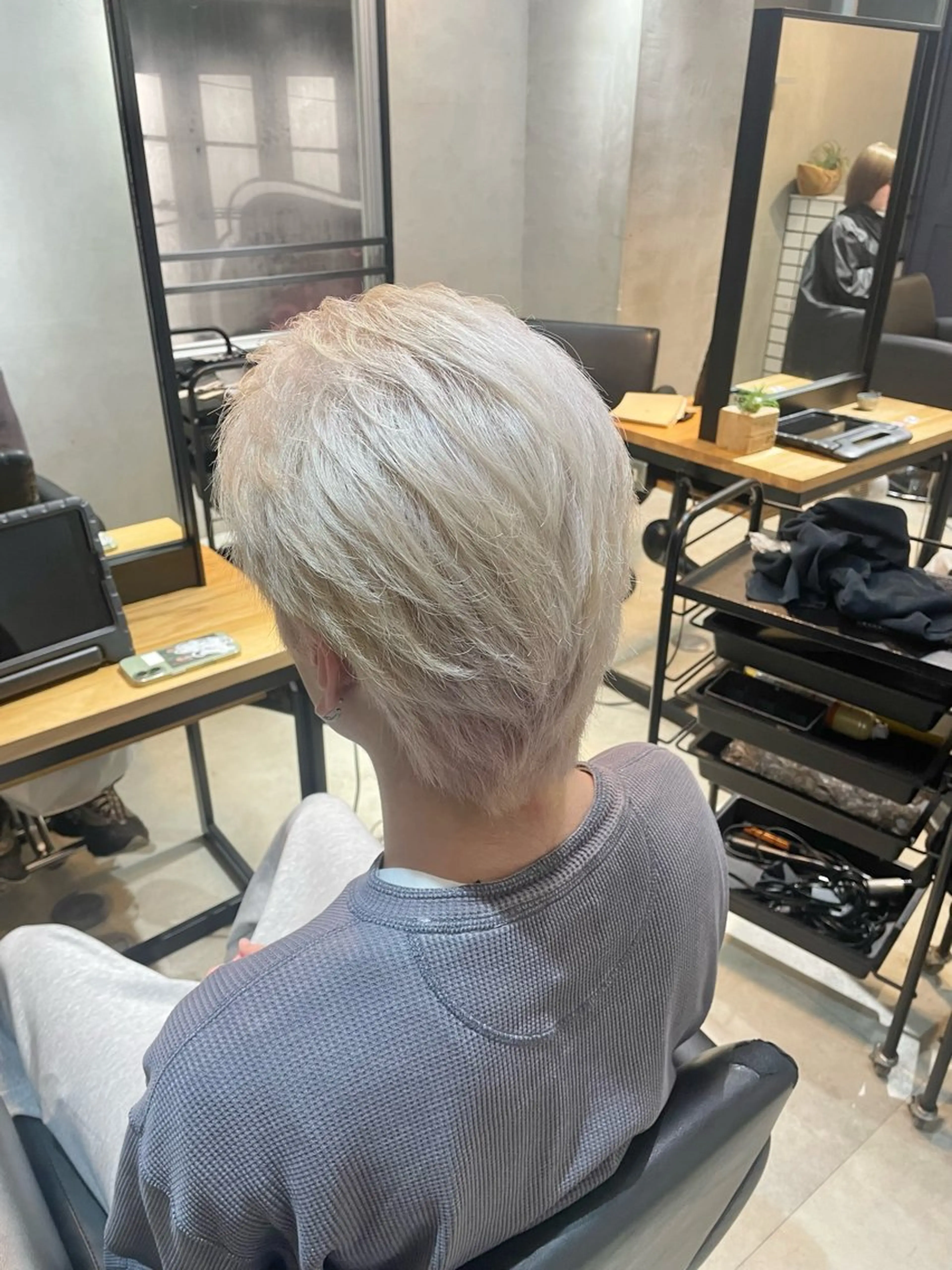 カラー ブロンド ホワイトブロンド ヘアカラー トリートメント HAYATA/透明感 /派手髪/ケアブリのヘアスタイル