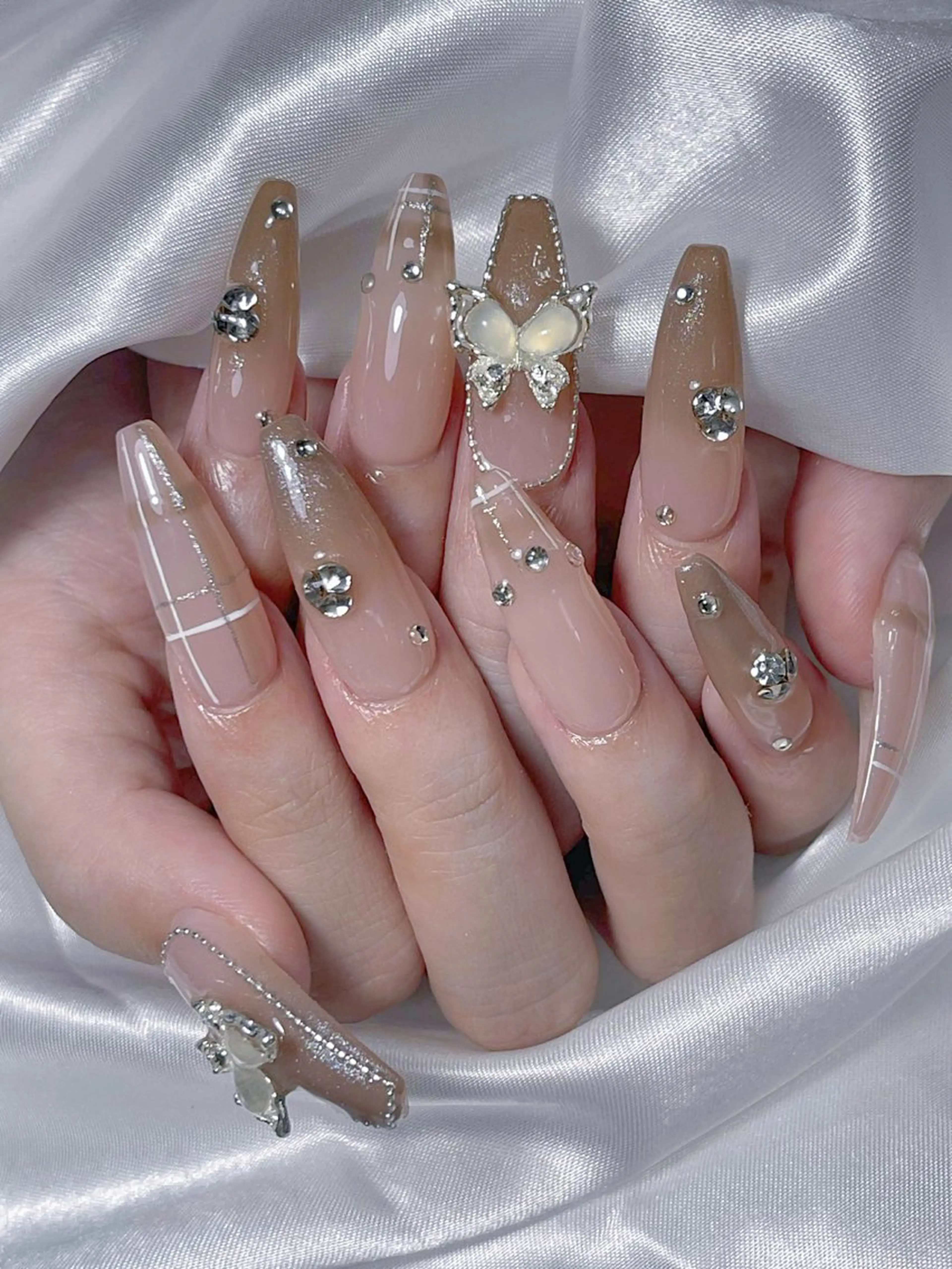 ネイル ハンドネイル LEELA NAIL STUDIOのネイルデザイン