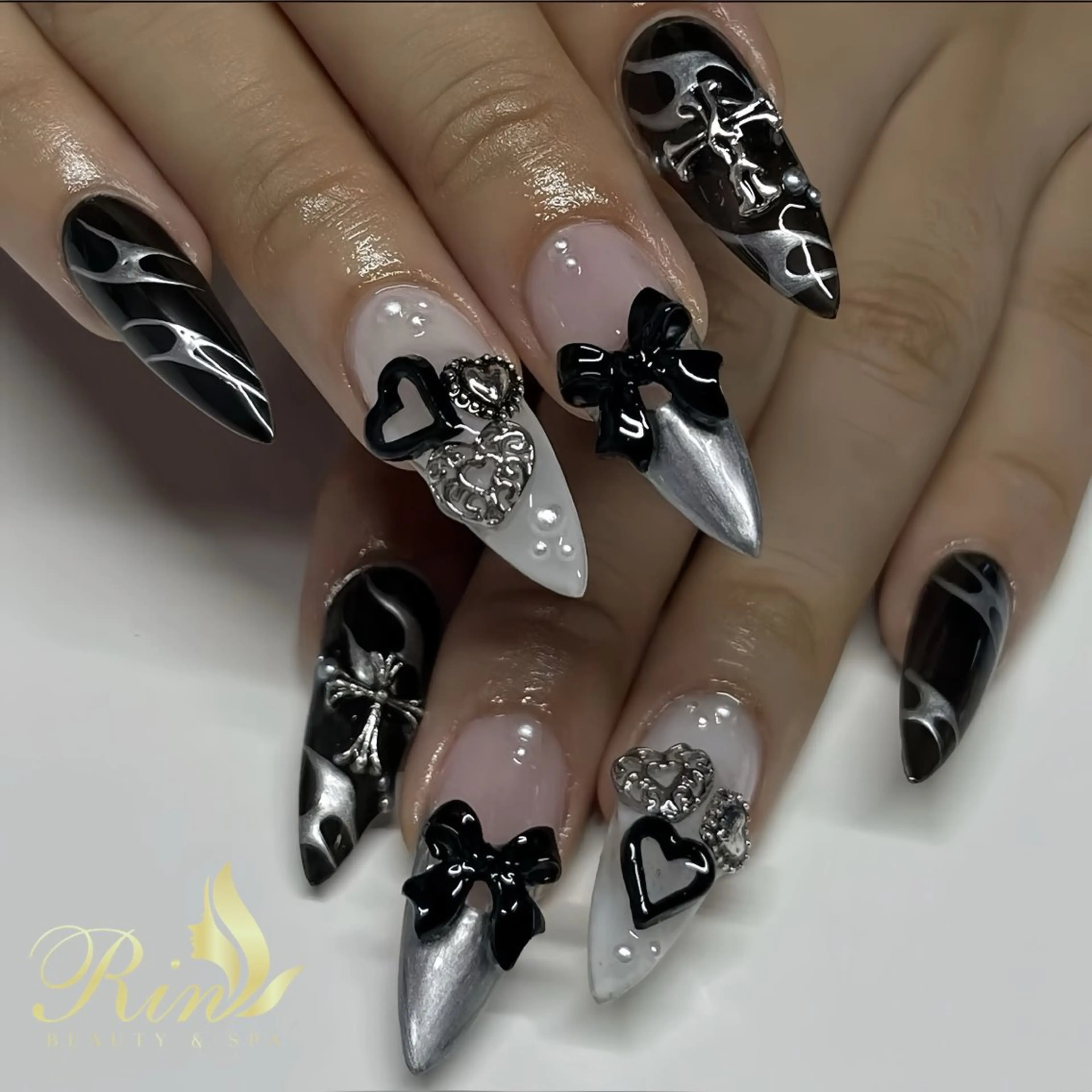 ネイル アートネイル フレンチネイル ジェルネイル 韓国ネイル ミラーネイル Rin Nail 新大久保店のネイルデザイン