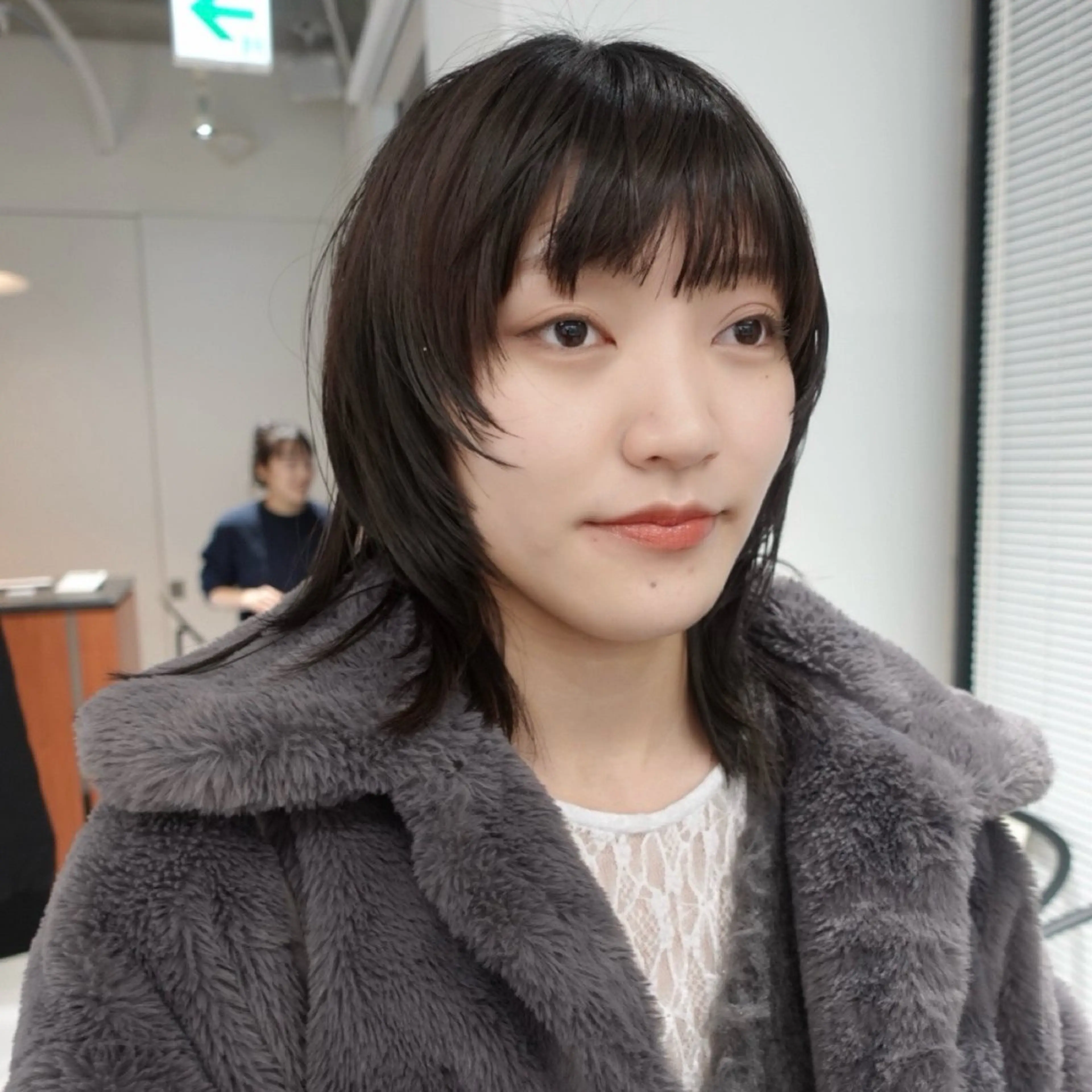 ミディアム カラー ヘアアレンジ ウルフカット カット ヘアカラー 🌐サトウ リョウ🌐のヘアスタイル